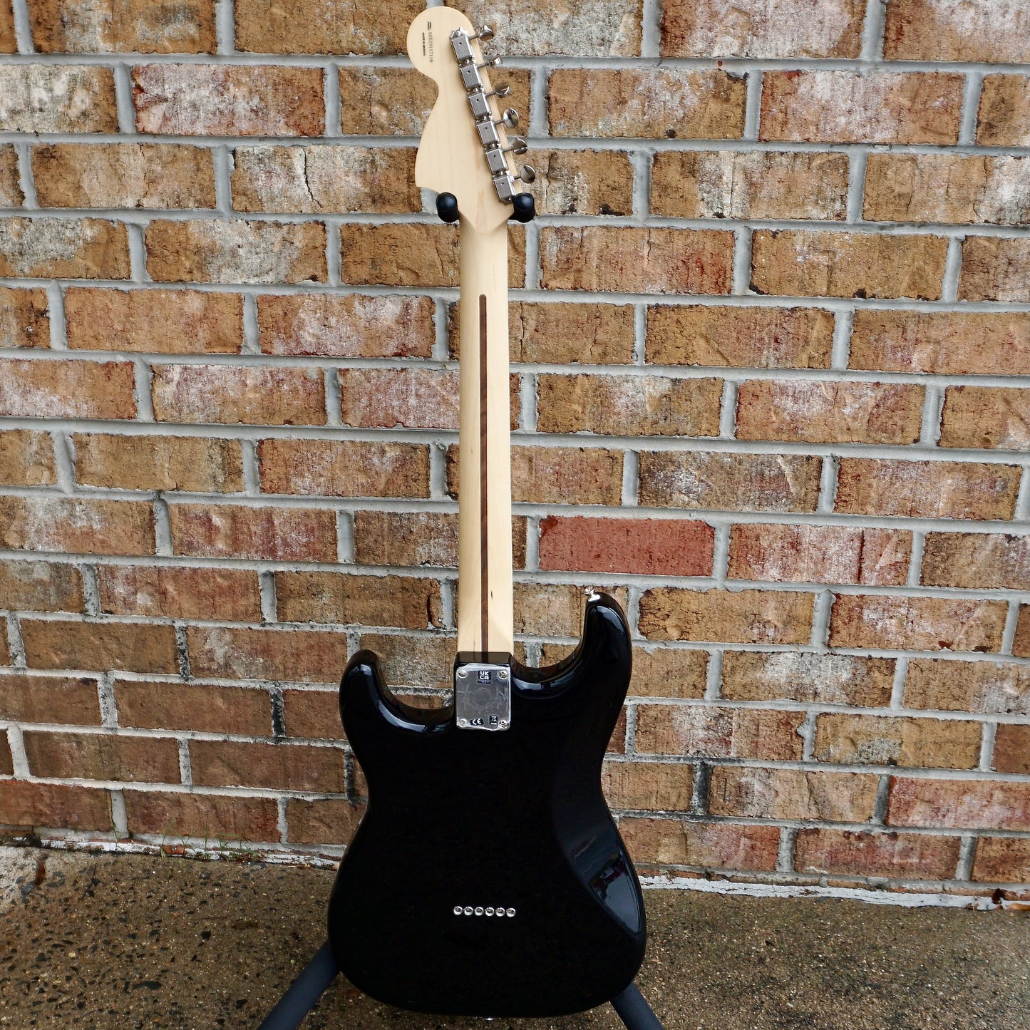 Fender Limited Edition Tom DeLonge Stratocaster Rosewood Fingerboard, Black