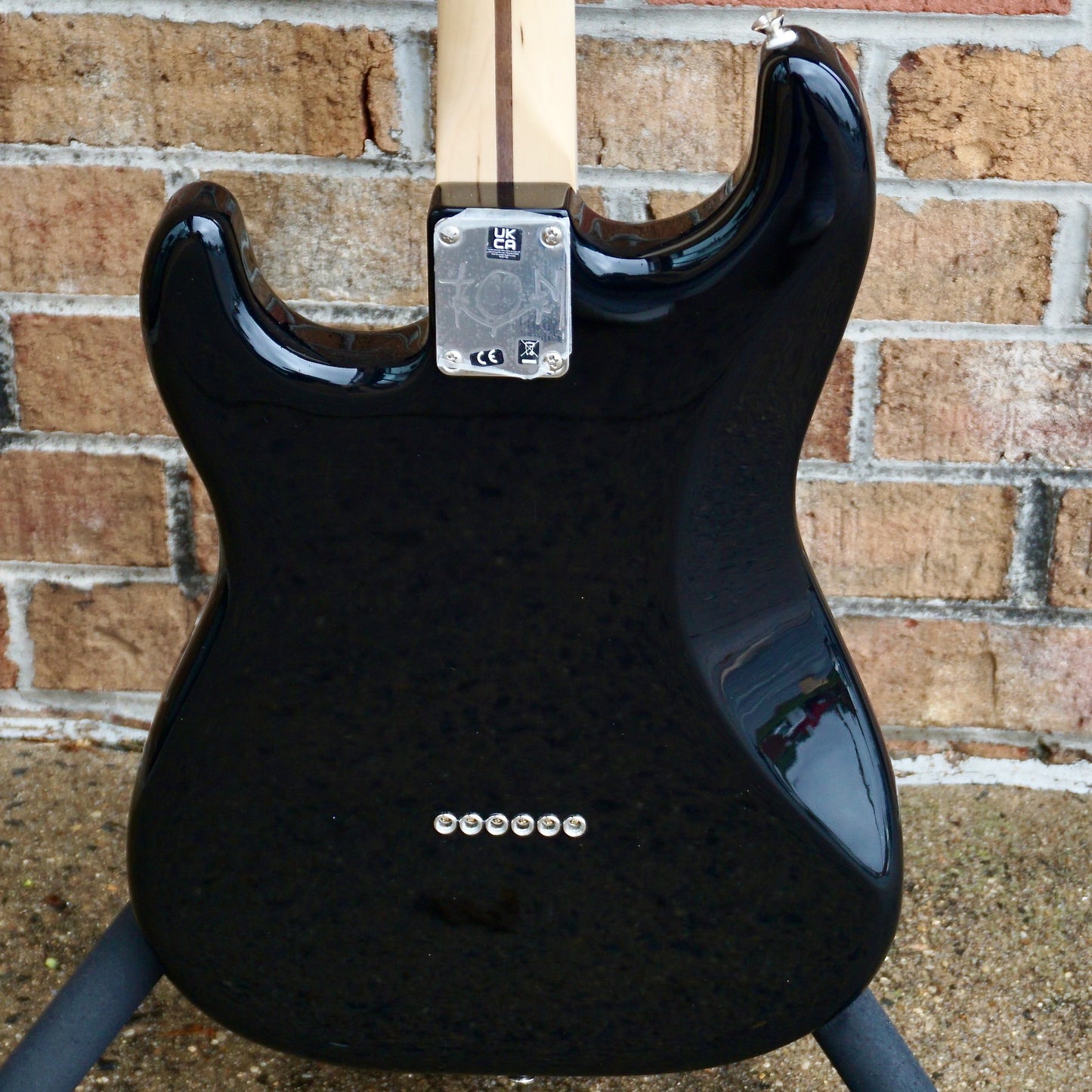 Fender Limited Edition Tom DeLonge Stratocaster Rosewood Fingerboard, Black