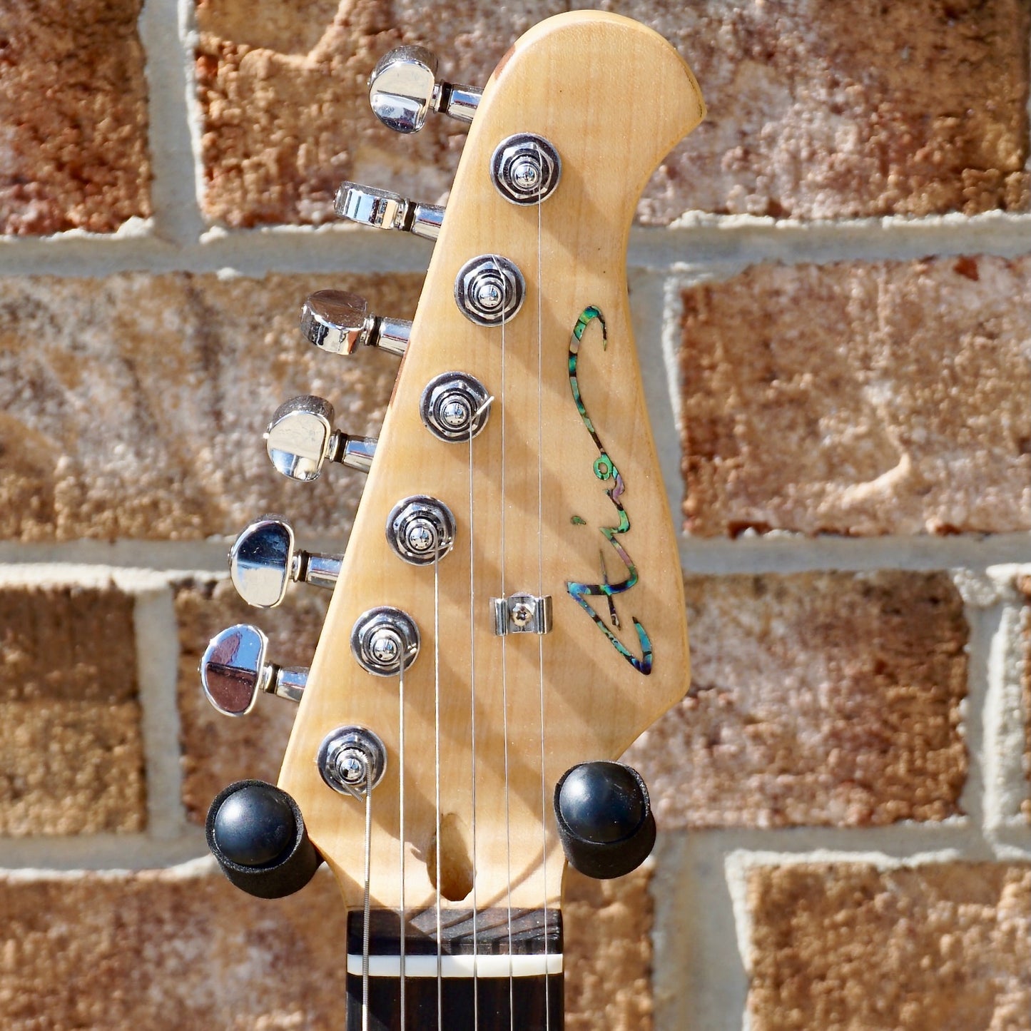 Aio Guitars S2SSH Walnut