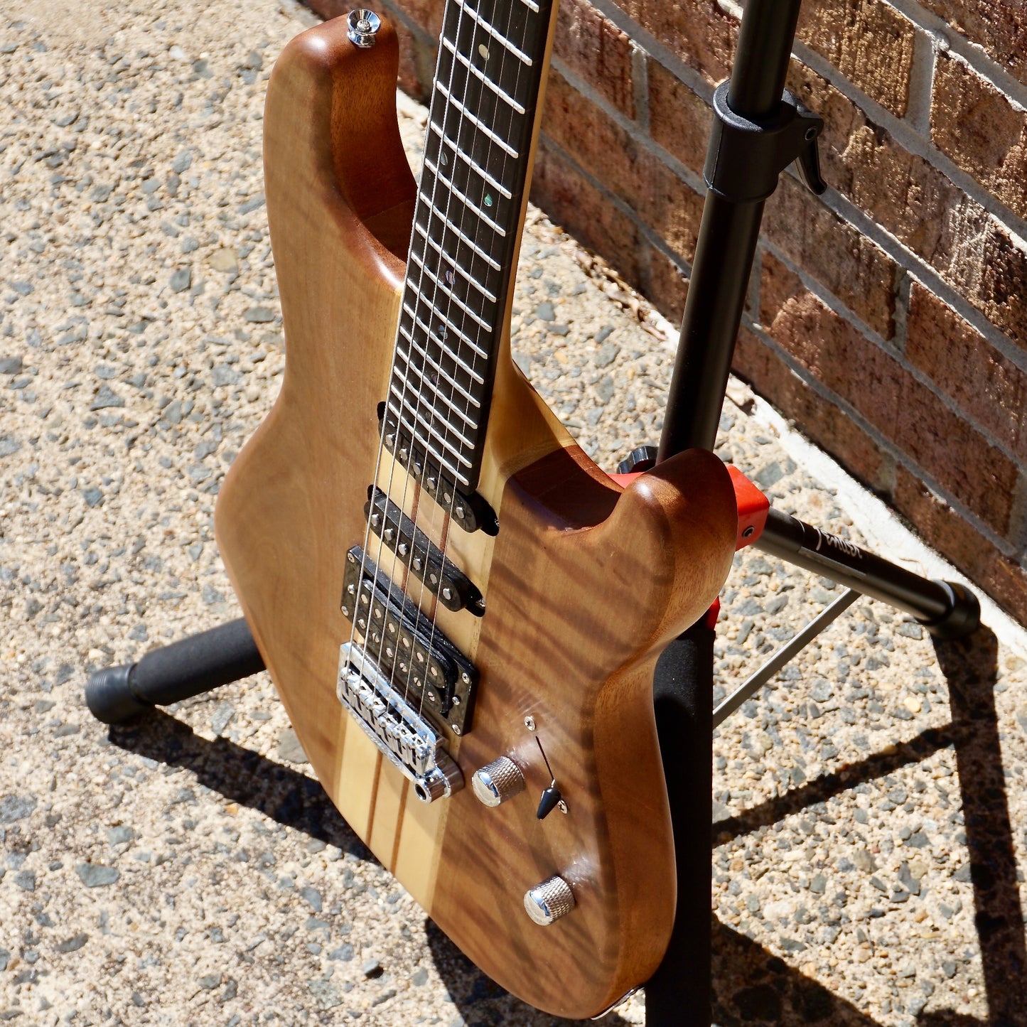 Aio Guitars S2SSH Walnut