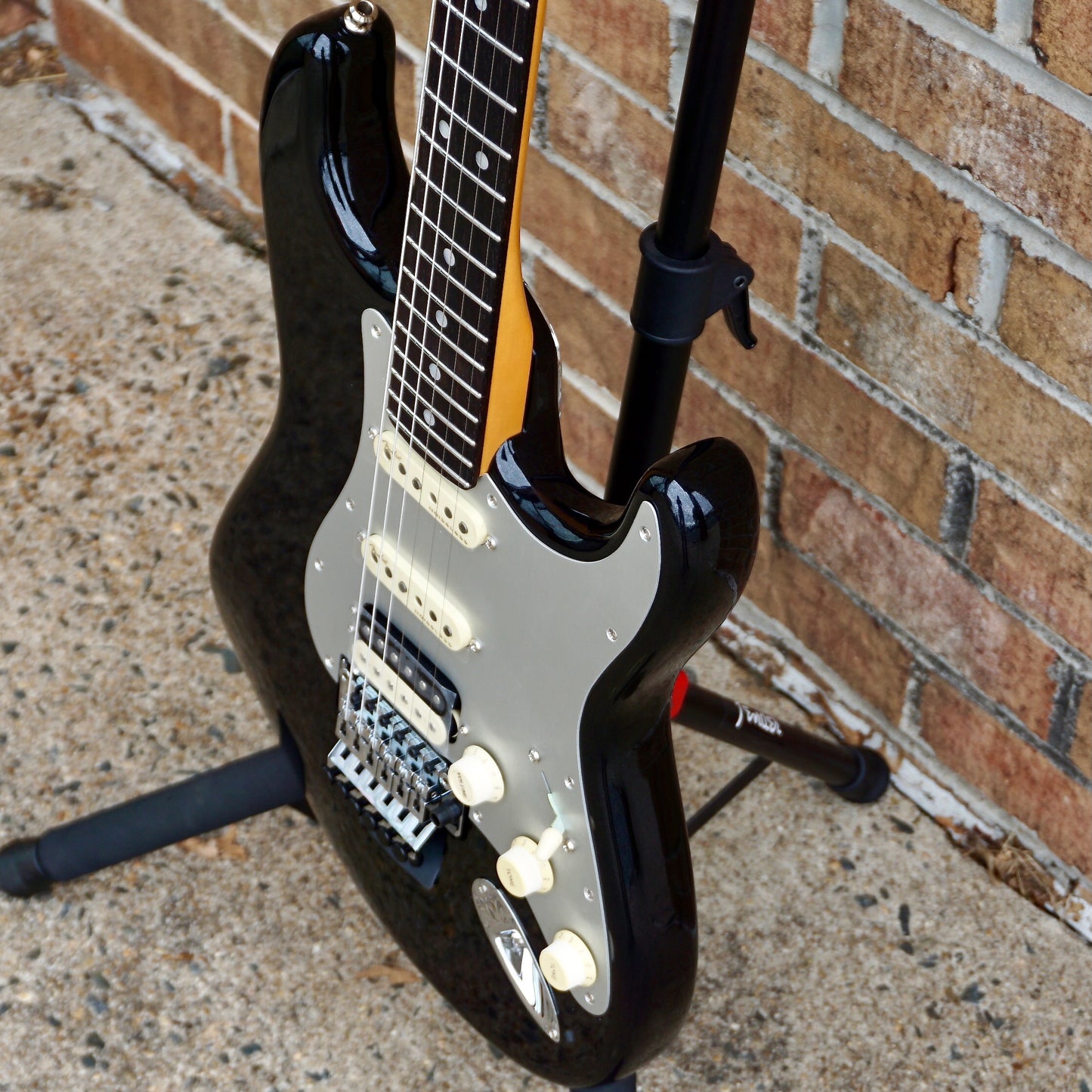 Fender Ultra Luxe Stratocaster Floyd Rose HSS Rosewood Fingerboard Mystic Black