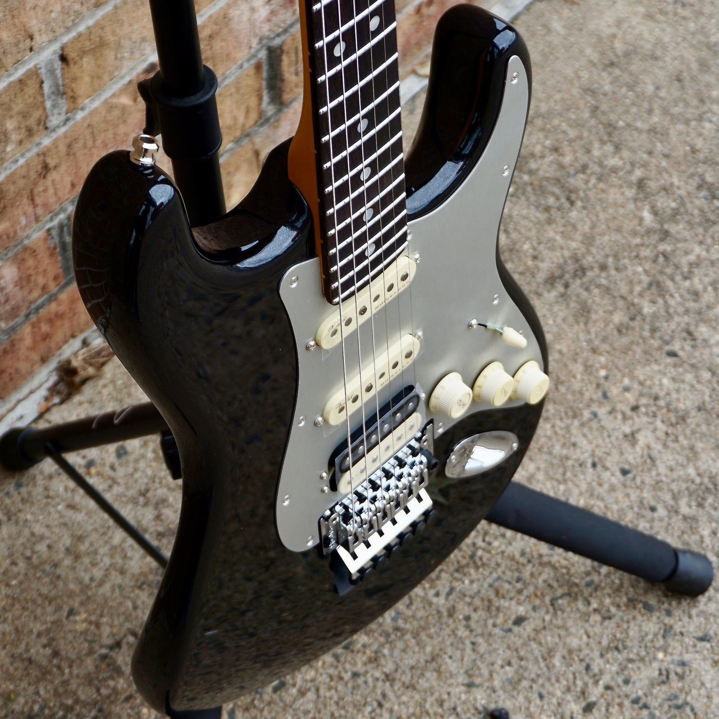 Fender Ultra Luxe Stratocaster Floyd Rose HSS Rosewood Fingerboard Mystic Black