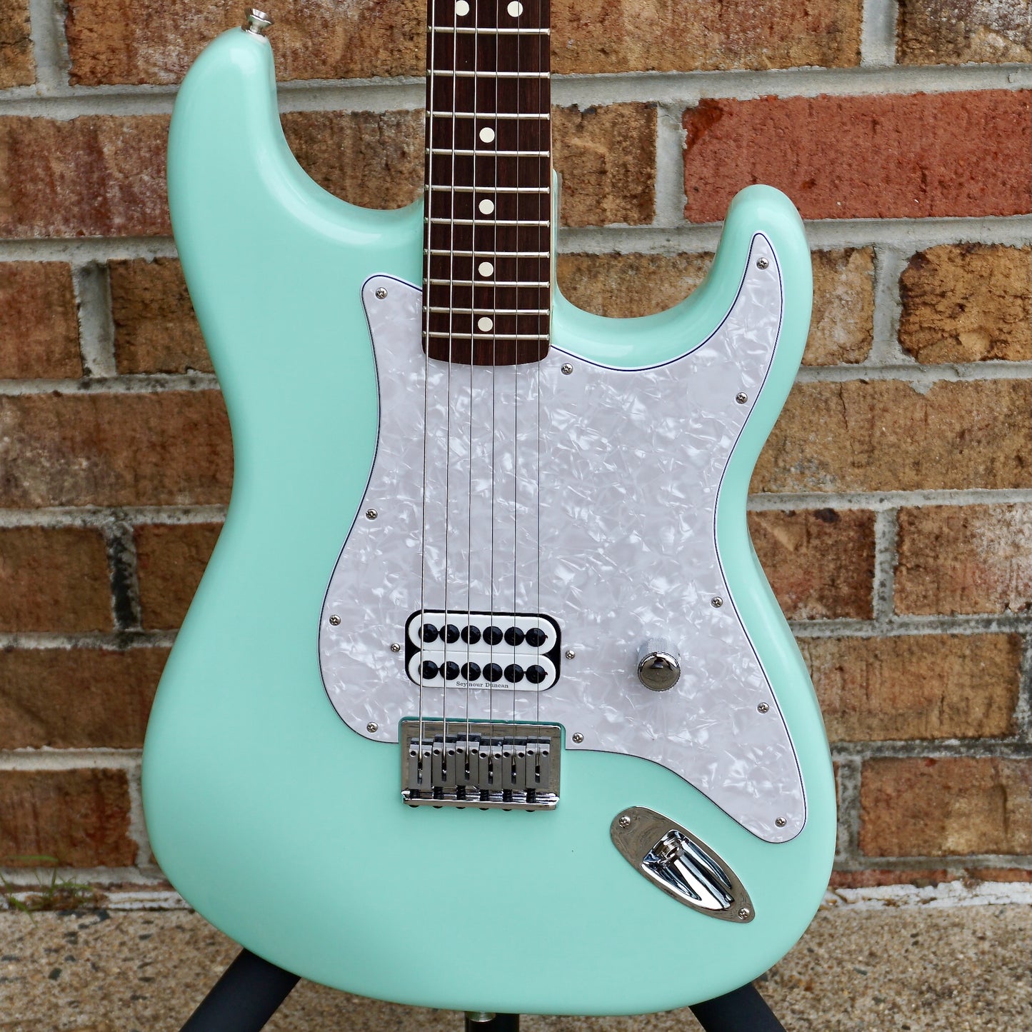 Fender Limited Edition Tom DeLonge Stratocaster Rosewood Fingerboard Surf Green