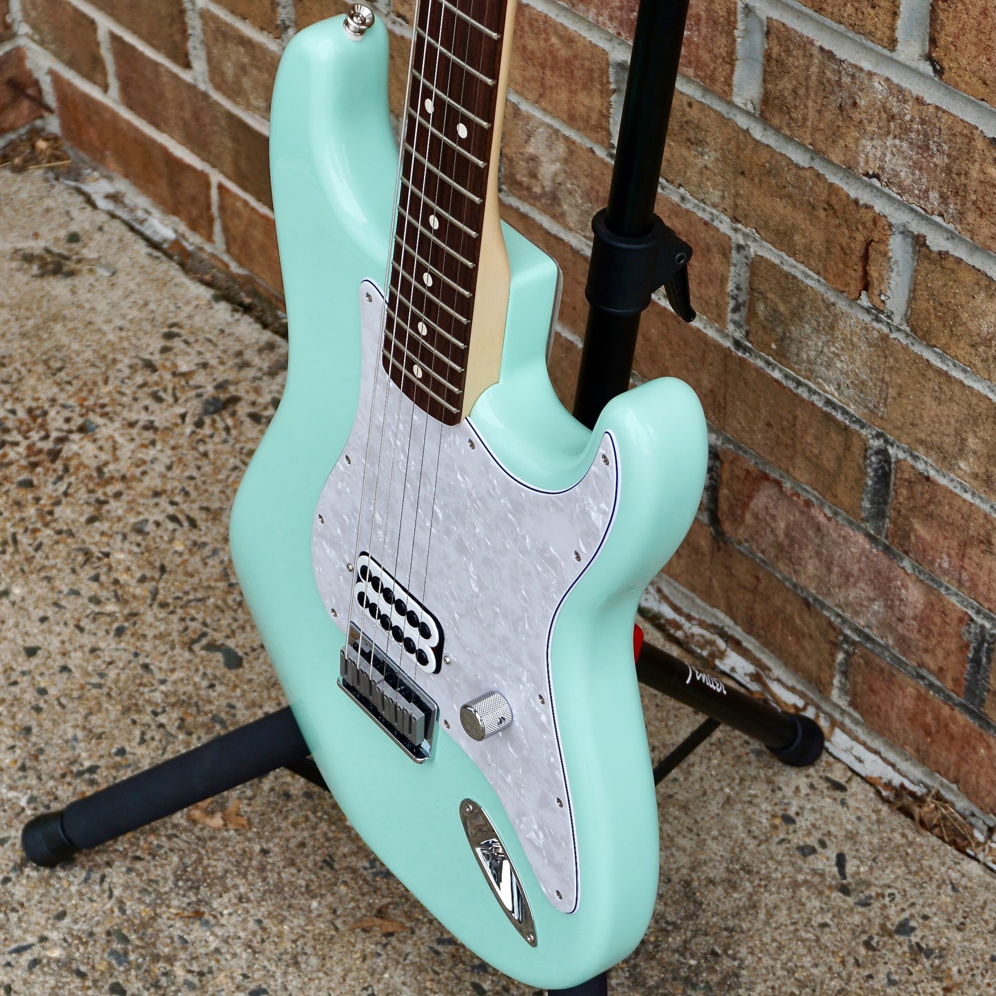 Fender Limited Edition Tom DeLonge Stratocaster Rosewood Fingerboard Surf Green