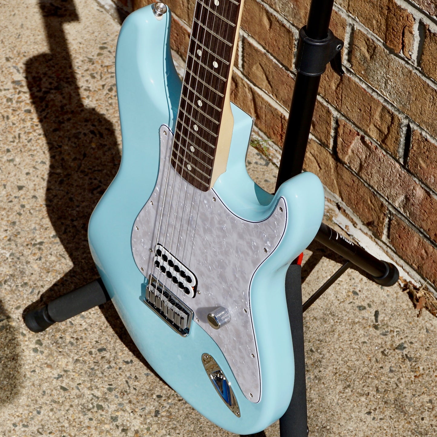 Fender Limited Edition Tom DeLonge Stratocaster Rosewood Fingerboard Surf Green