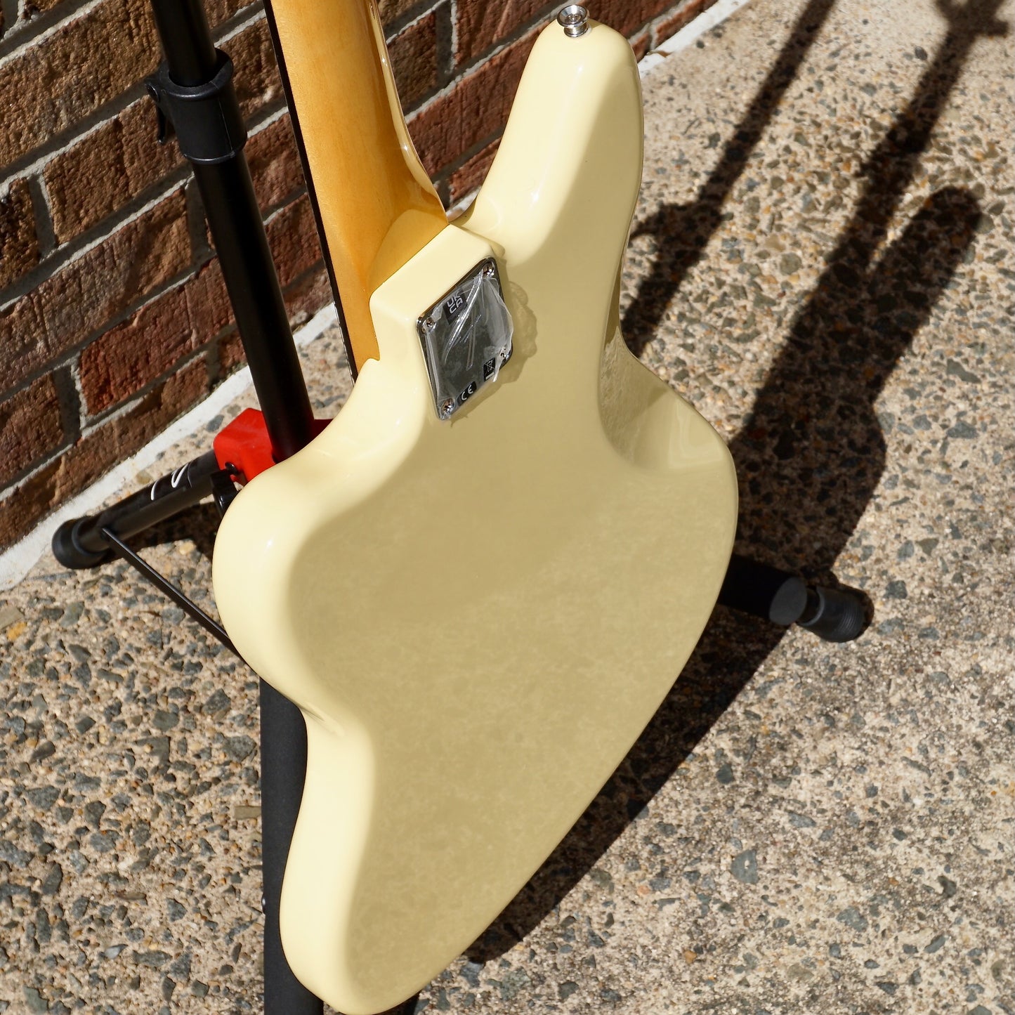 Fender Vintera II '70s Jaguar Maple Fingerboard Vintage White