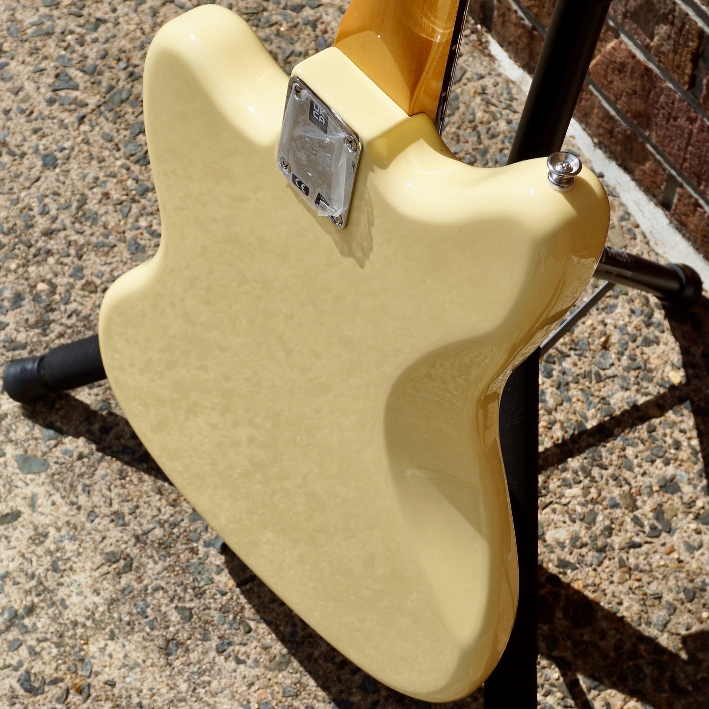 Fender Vintera II '70s Jaguar Maple Fingerboard Vintage White