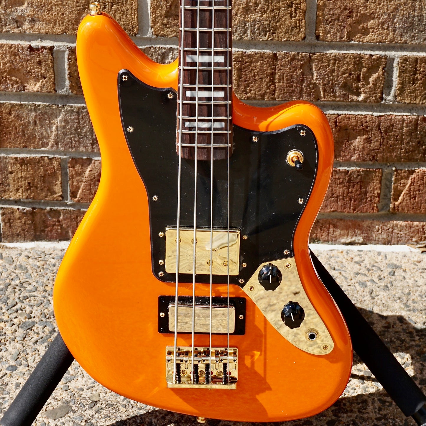 Fender Limited Edition Mike Kerr Jaguar Bass Rosewood Fingerboard Tiger's Blood Orange