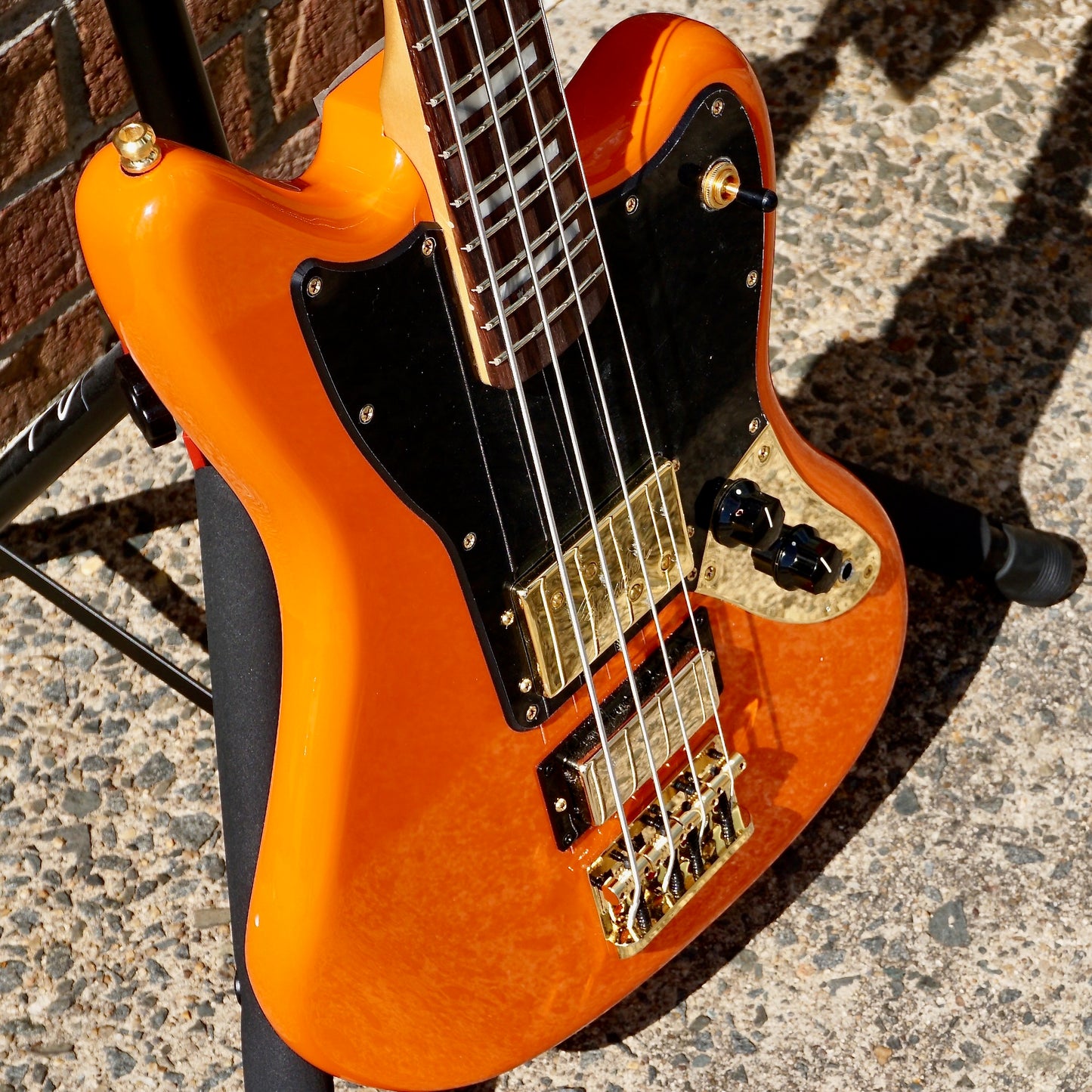 Fender Limited Edition Mike Kerr Jaguar Bass Rosewood Fingerboard Tiger's Blood Orange