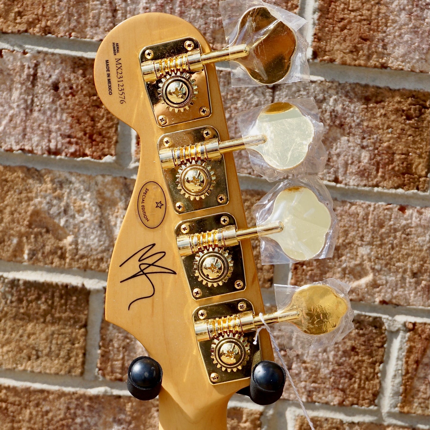 Fender Limited Edition Mike Kerr Jaguar Bass Rosewood Fingerboard Tiger's Blood Orange