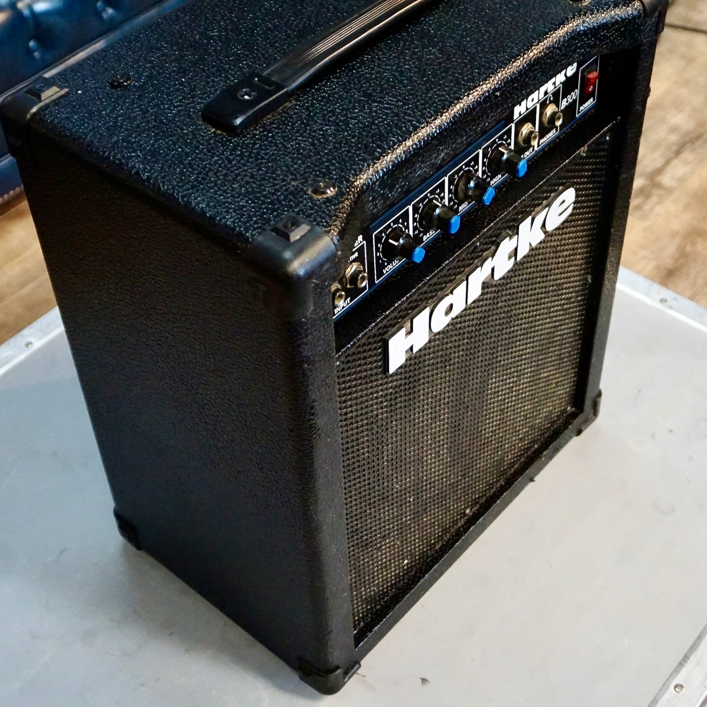 Hartke B300