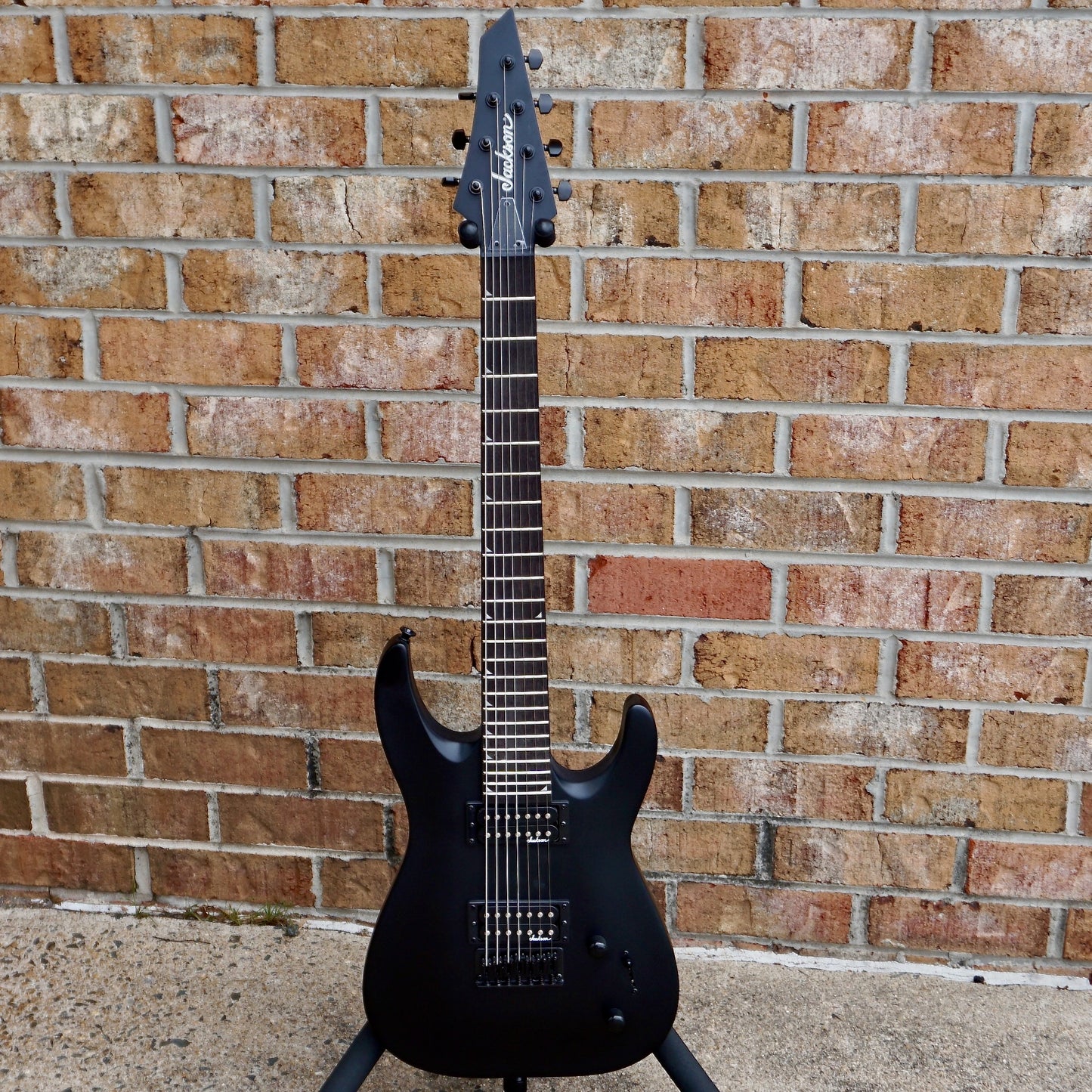 Jackson JS Series Dinky Arch Top JS22-7 DKA HT Amaranth Fingerboard Satin Black