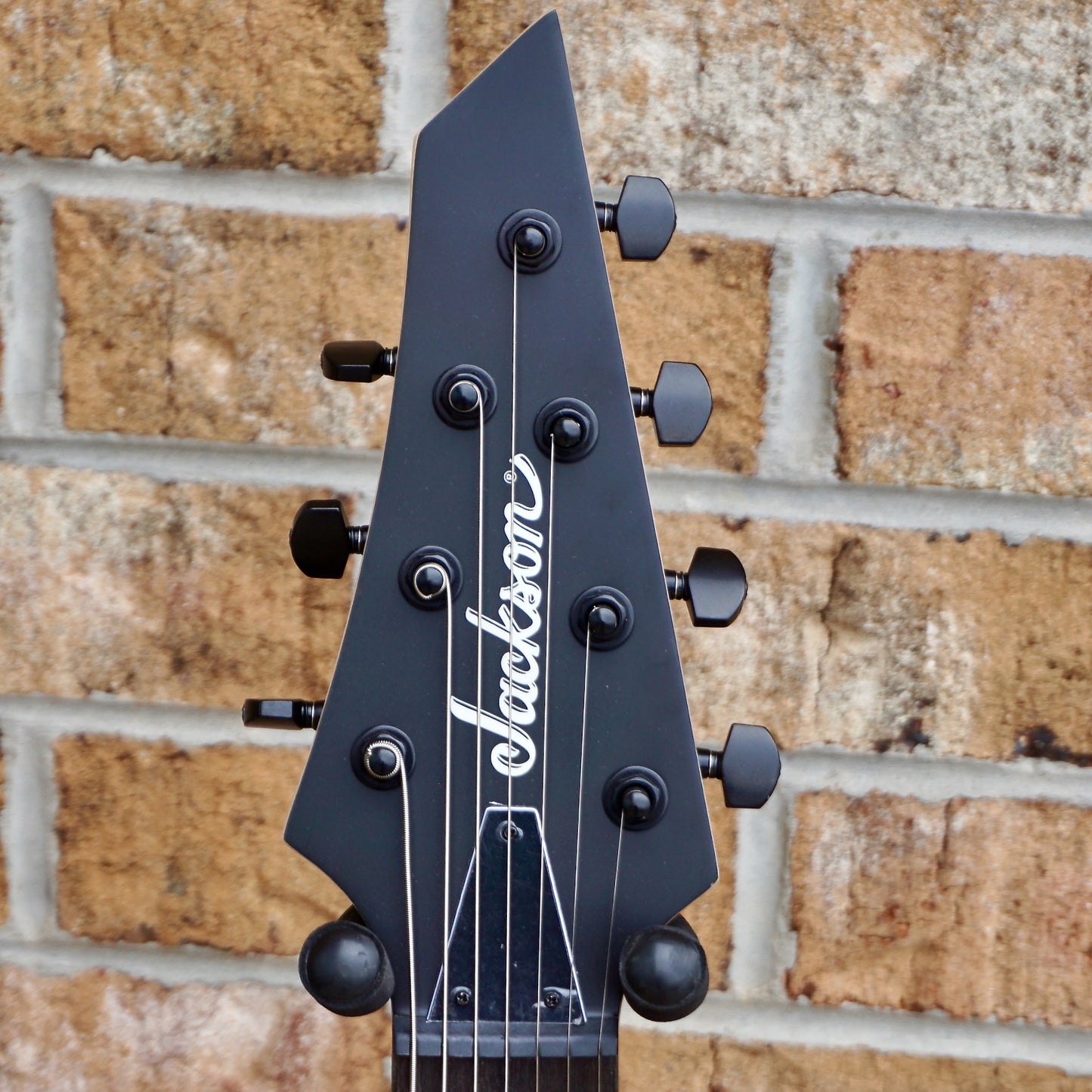 Jackson JS Series Dinky Arch Top JS22-7 DKA HT Amaranth Fingerboard Satin Black