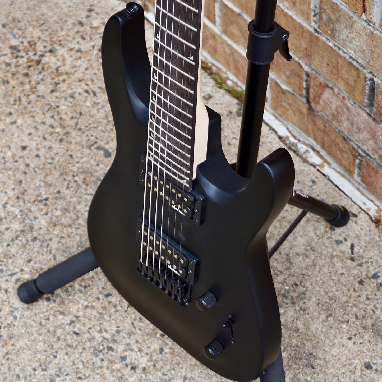 Jackson JS Series Dinky Arch Top JS22-7 DKA HT Amaranth Fingerboard Satin Black