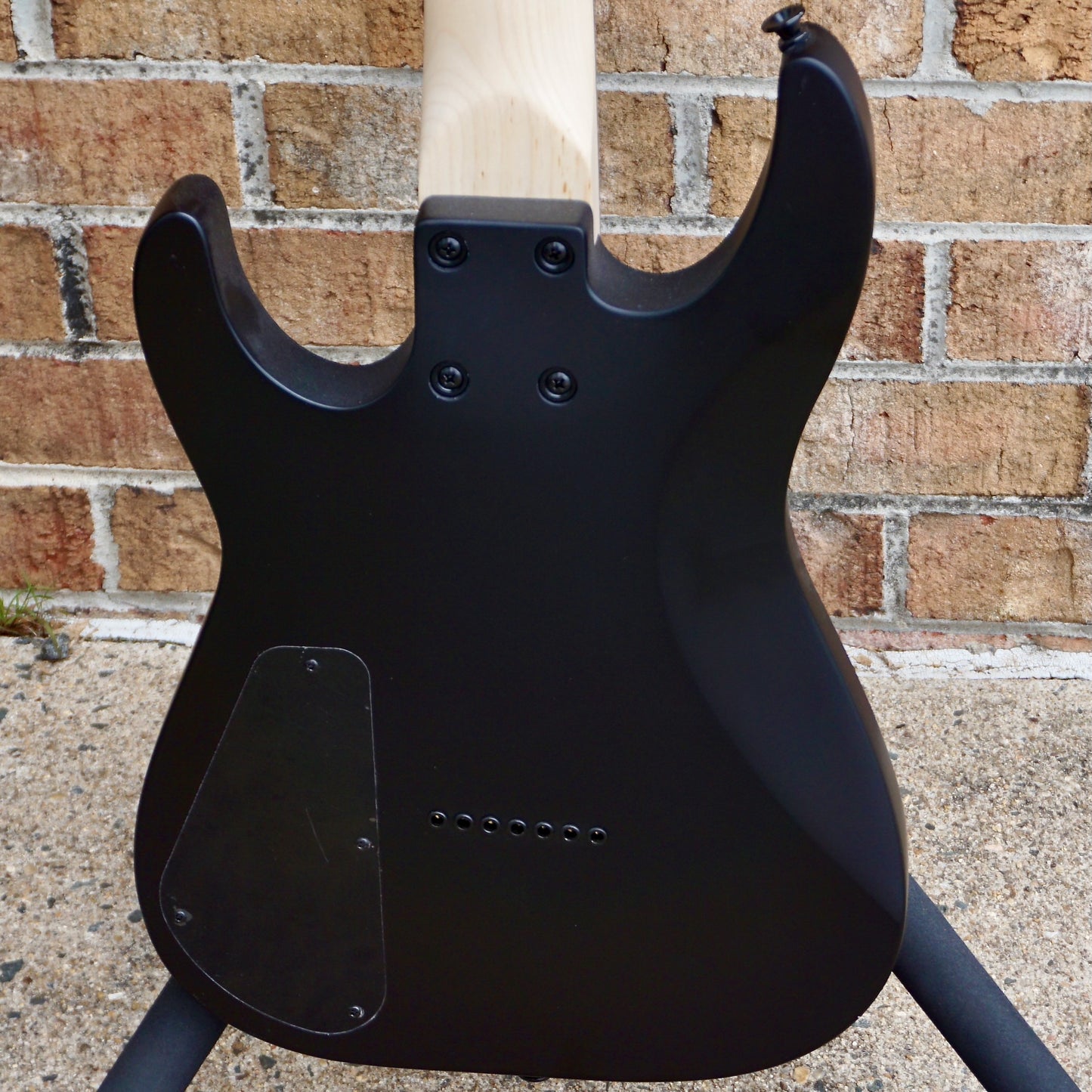 Jackson JS Series Dinky Arch Top JS22-7 DKA HT Amaranth Fingerboard Satin Black