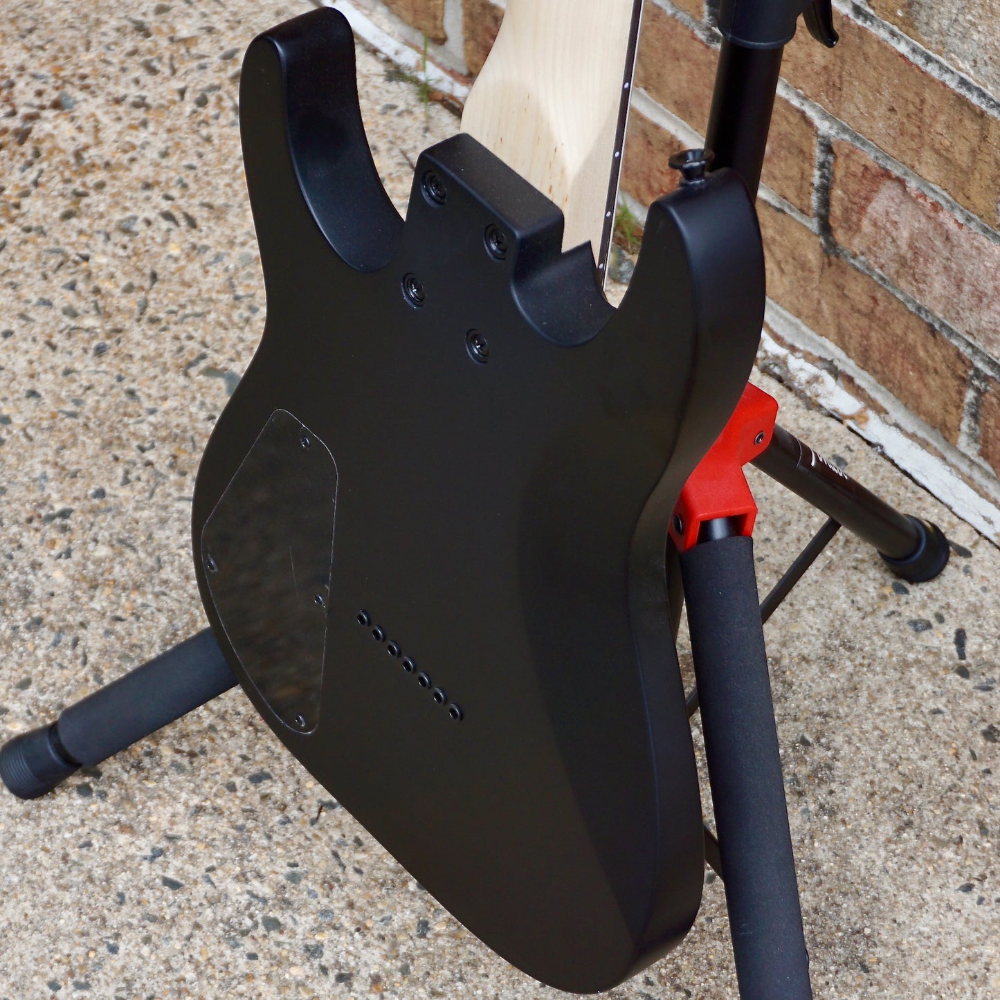 Jackson JS Series Dinky Arch Top JS22-7 DKA HT Amaranth Fingerboard Satin Black