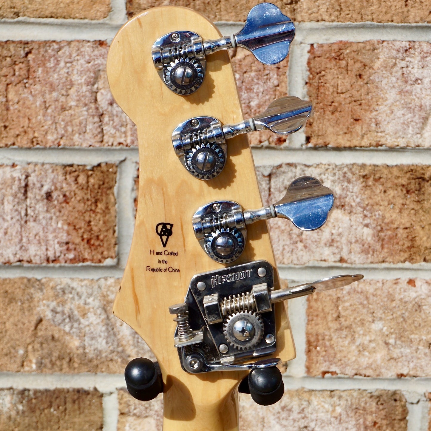 Canvas Yellow Bass w/ Hipshot XTender