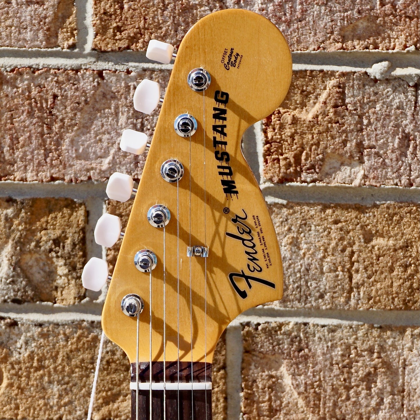 Fender Vintera II '70s Competition Mustang Rosewood Fingerboard Competition Orange