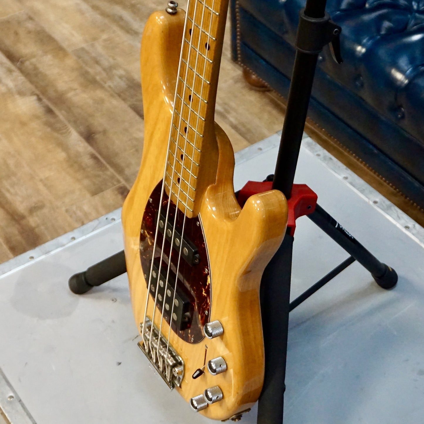 Ernie Ball Music Man 4HS Sterling Natural