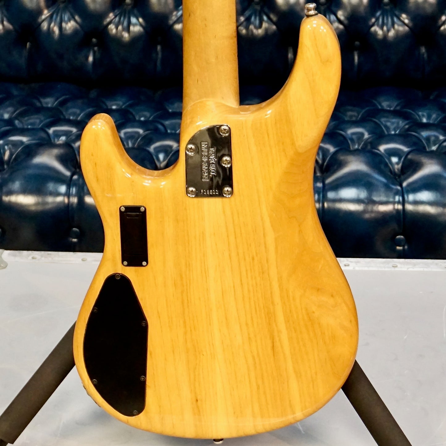 Ernie Ball Music Man 4HS Sterling Natural