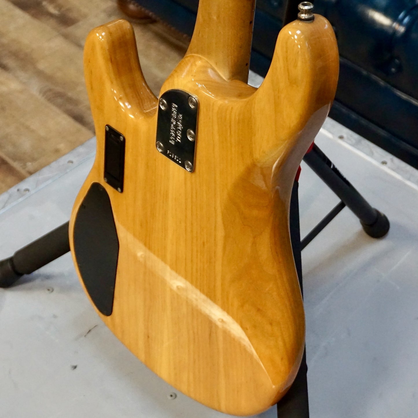 Ernie Ball Music Man 4HS Sterling Natural