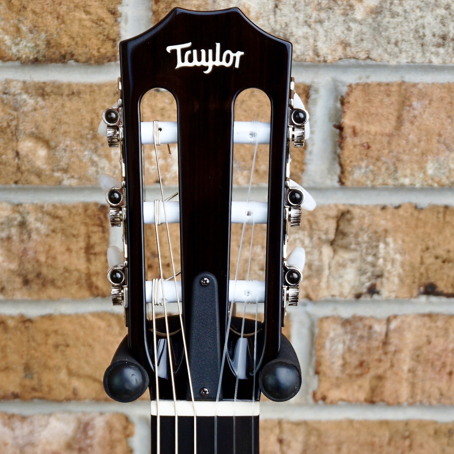 Taylor 214ce-N Black Deluxe Special Edition