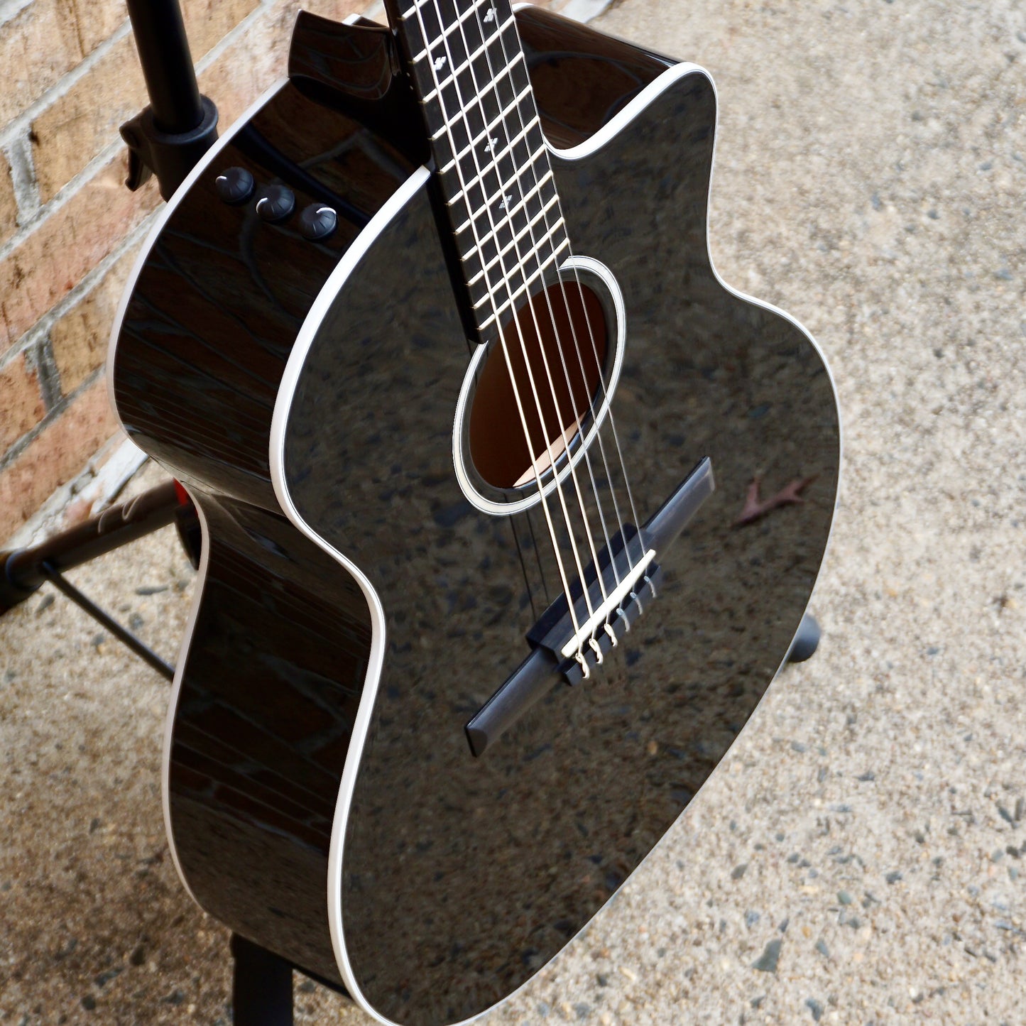Taylor 214ce-N Black Deluxe Special Edition