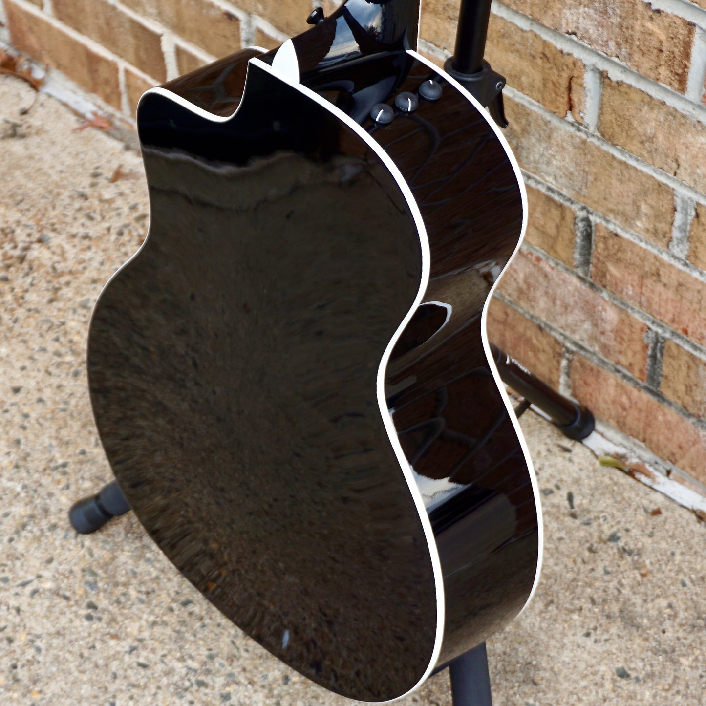 Taylor 214ce-N Black Deluxe Special Edition