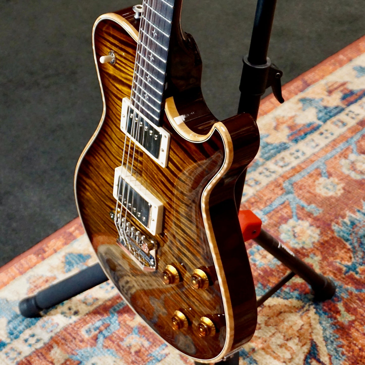 Knaggs Kenai T Sunflower