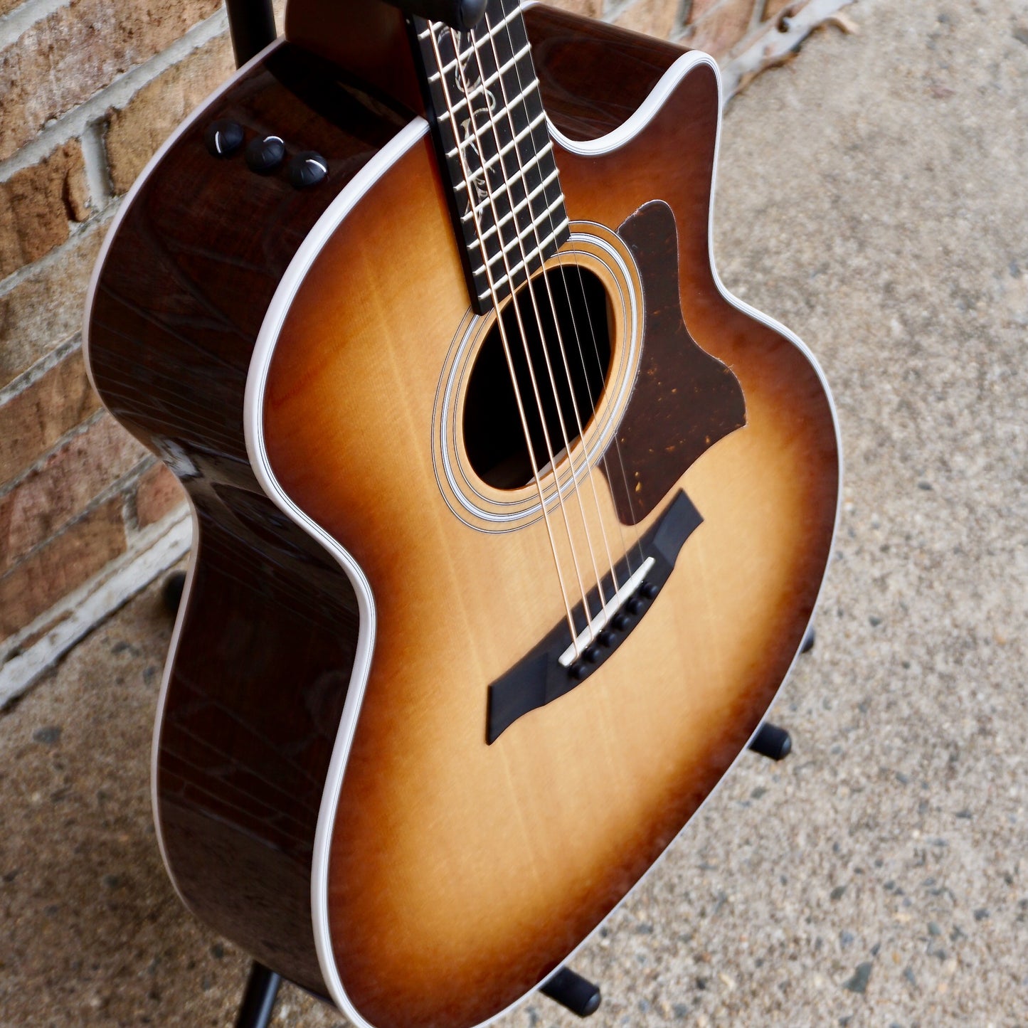 Taylor 414ce-R LTD Lily and Vine