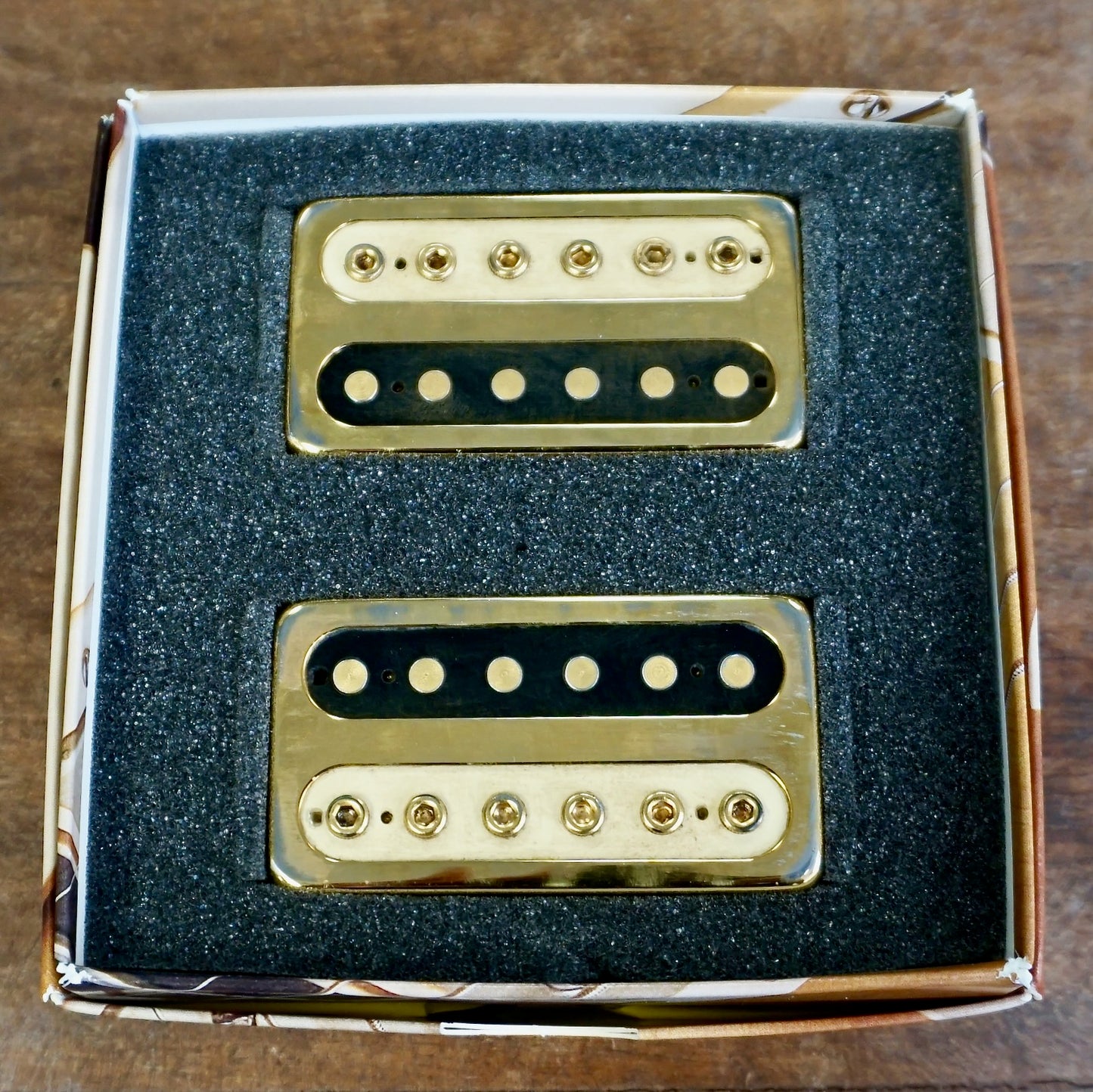 Bare Knuckle The Mule Humbucker Set Zebra Aged Gold Radiator