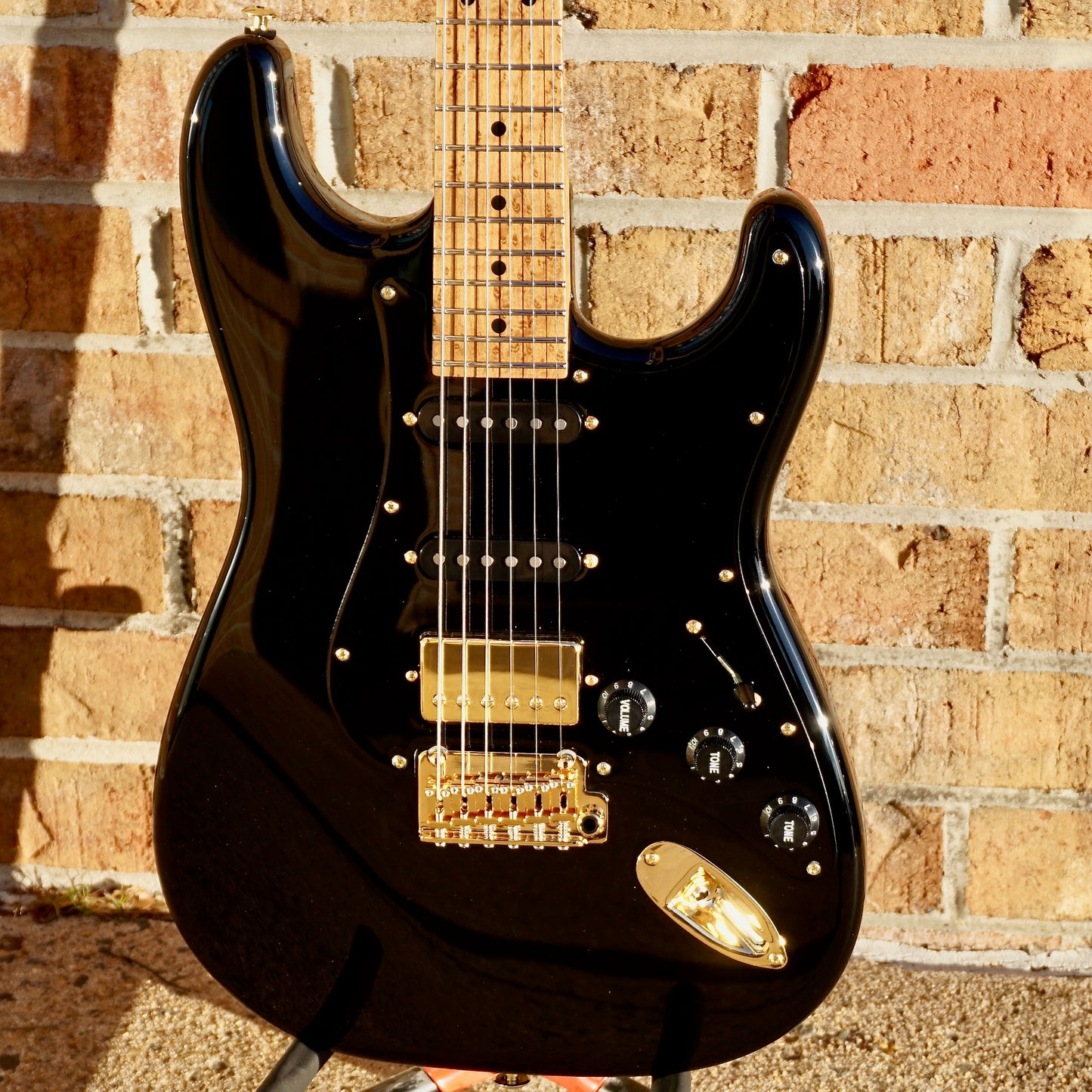 Suhr Mateus Asato Signature Series Black Gloss
