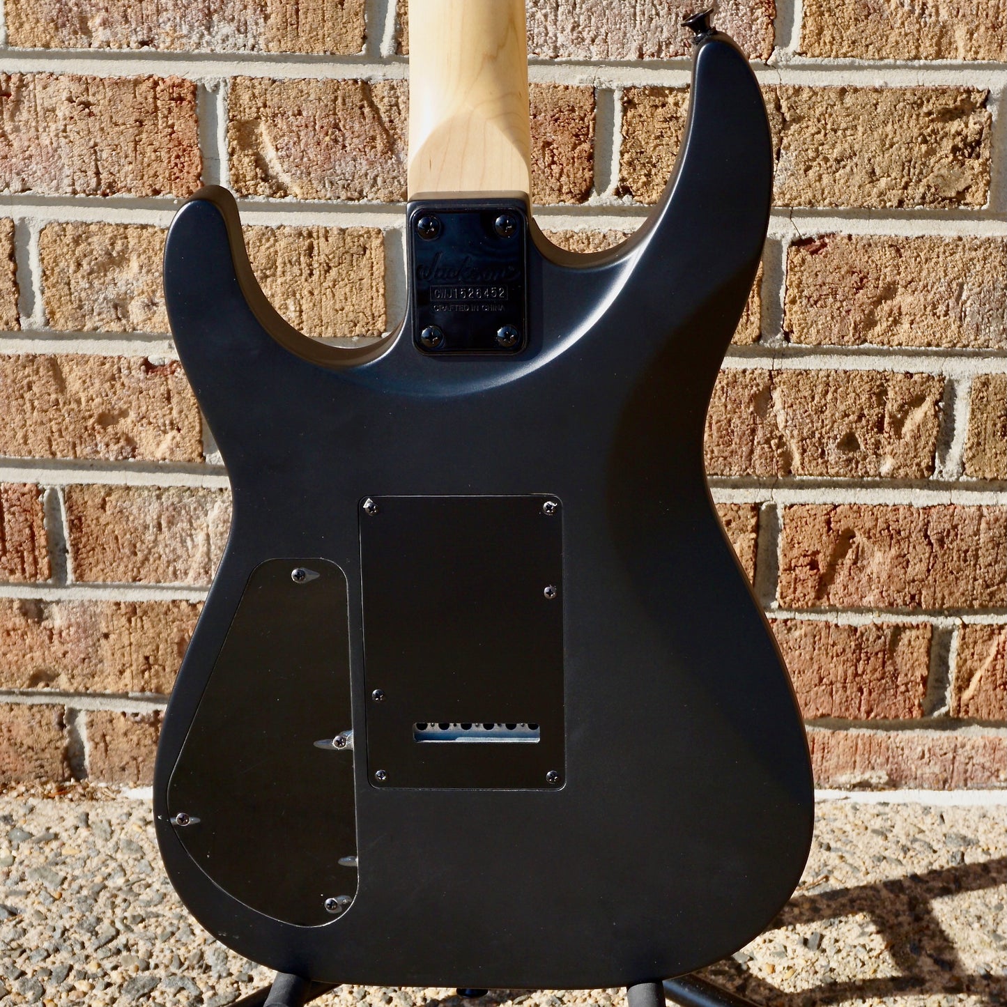 Jackson JS Series Dinky Arch Top JS22 DKA Rosewood Fingerboard Satin Black
