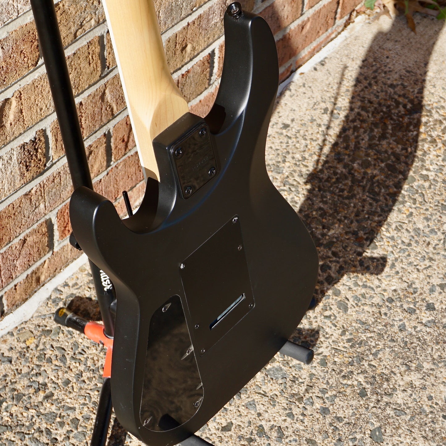 Jackson JS Series Dinky Arch Top JS22 DKA Rosewood Fingerboard Satin Black