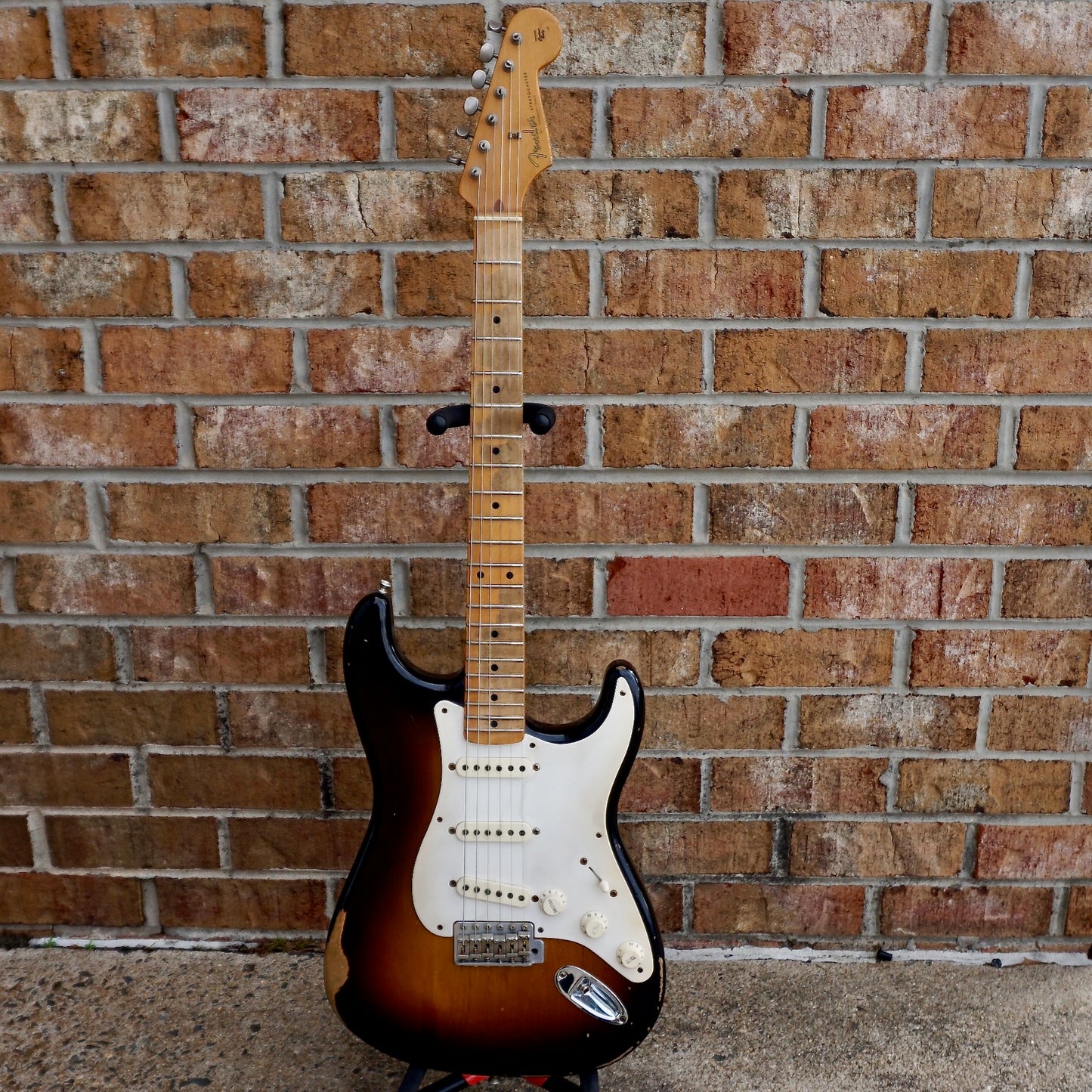 Fender Road Worn '50s Stratocaster Maple Fingerboard 2-Color Sunburst