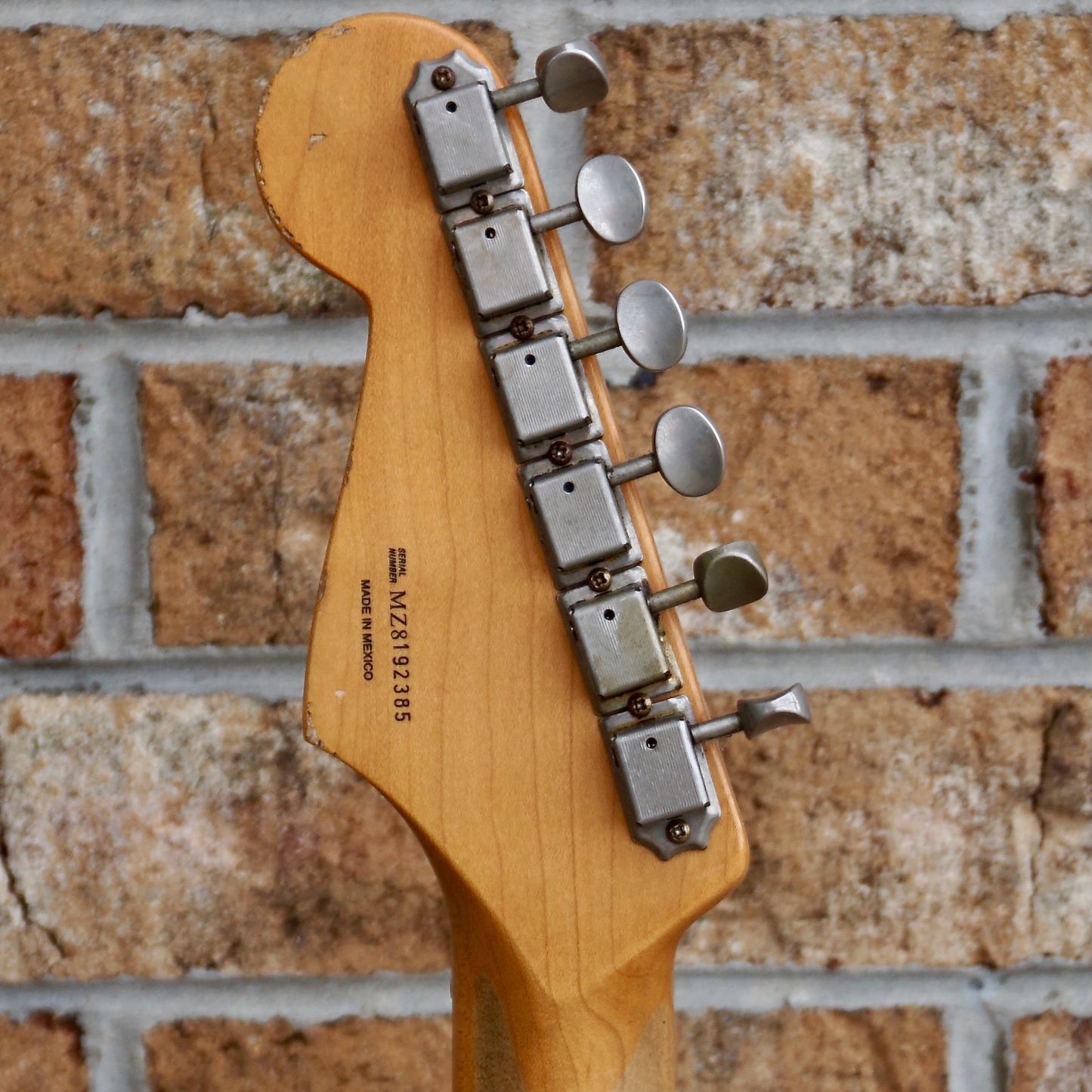Fender Road Worn '50s Stratocaster Maple Fingerboard 2-Color Sunburst