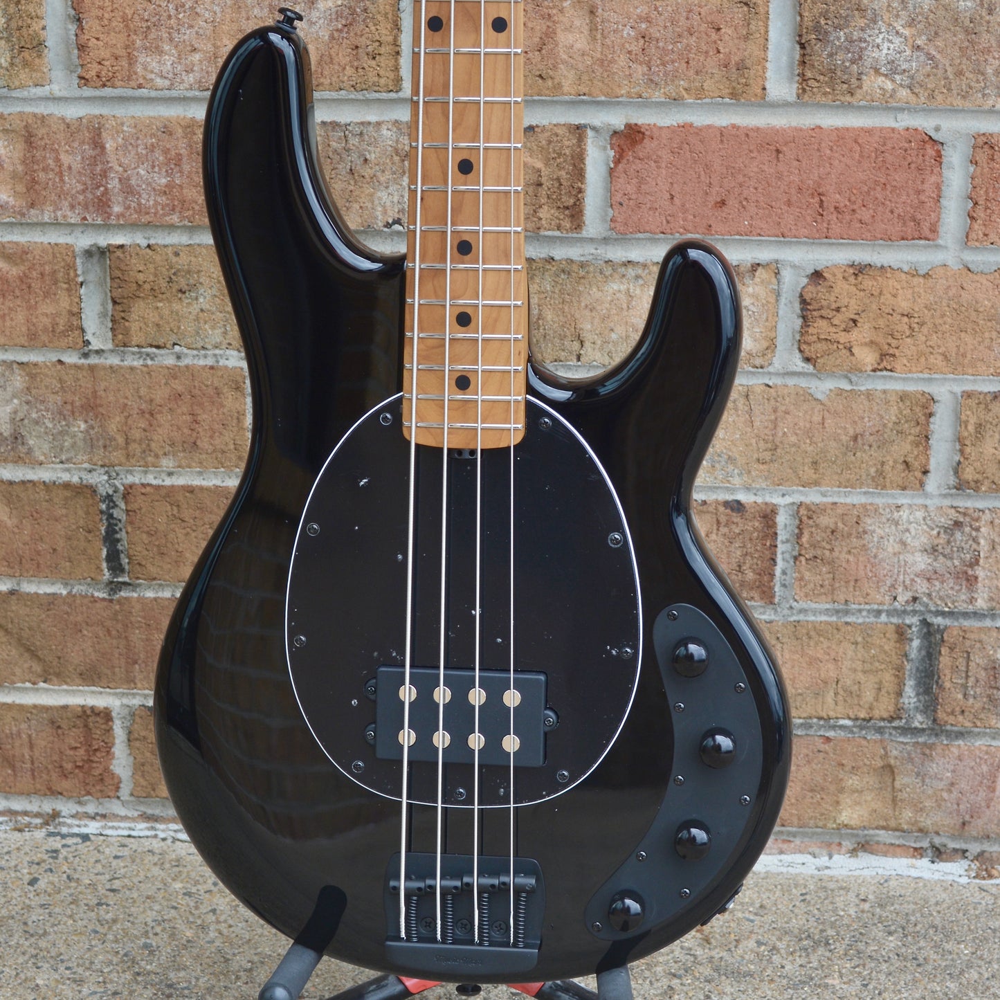Ernie Ball Music Man Stingray Special Black 4-H