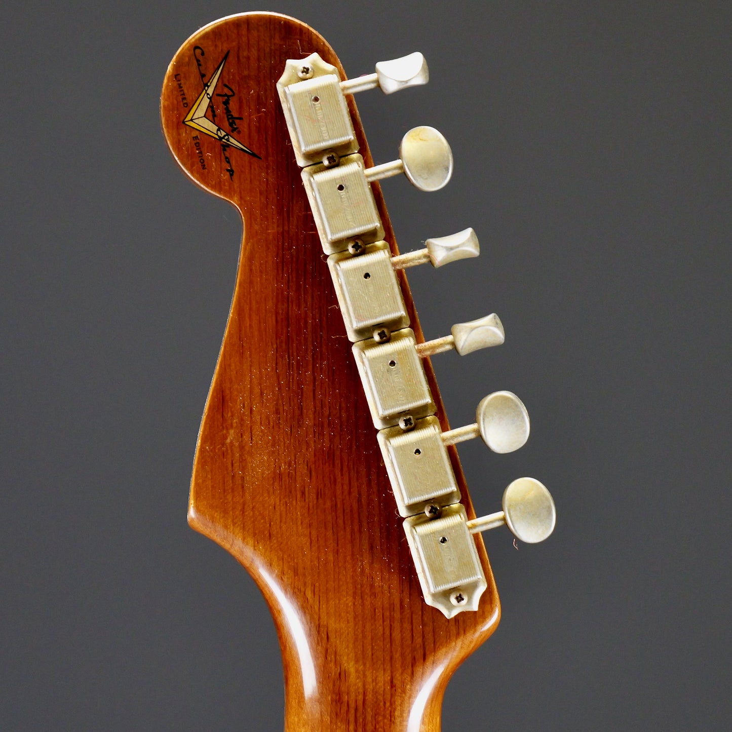 Fender Custom Shop Limited Edition 1954 Roasted Stratocaster Journeyman Relic 1-Piece Roasted Quartersawn Maple Neck Fingerboard Wide-Fade Chocolate 2-Color Sunburst