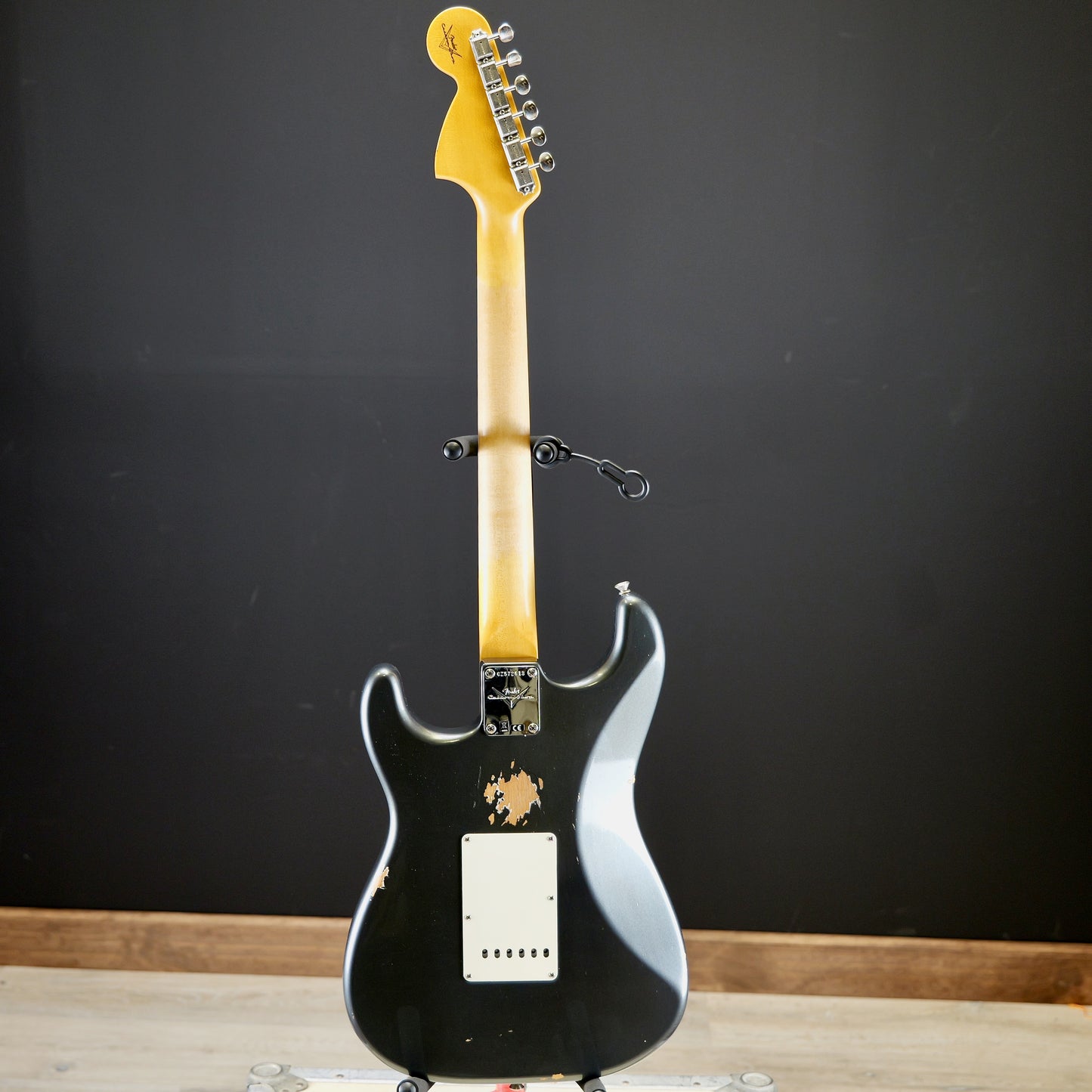 Fender Custom Shop 1967 Stratocaster Relic with Closet Classic Hardware 3A Rosewood Fingerboard Aged Charcoal Frost Metallic