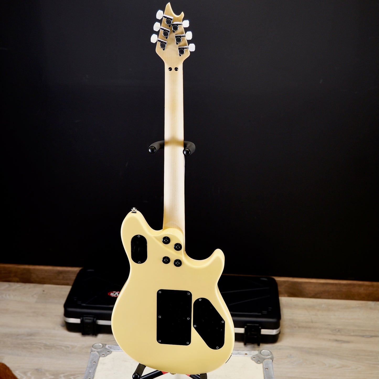 EVH Wolfgang USA Left Hand Birdseye Maple Fingerboard Vintage White