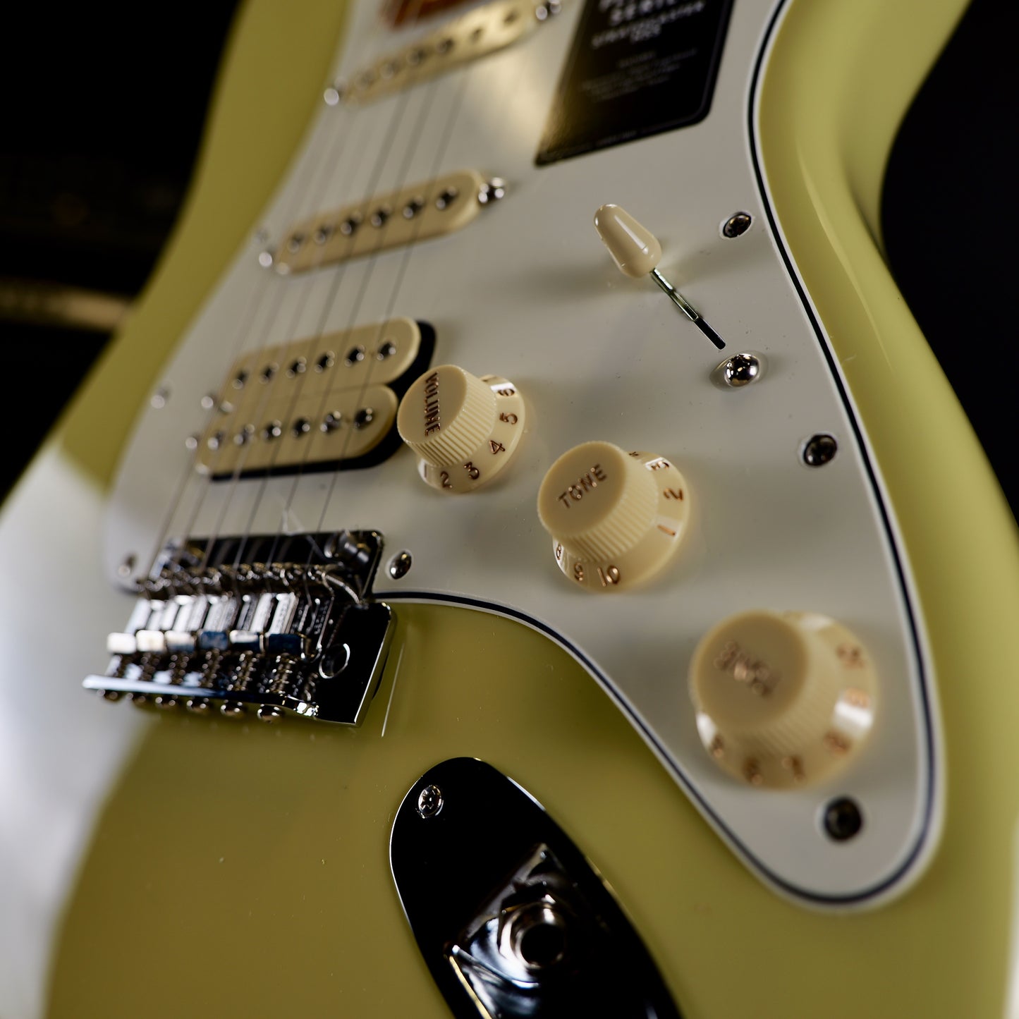 Fender Player II Stratocaster HSS Maple Fingerboard Hialeah Yellow