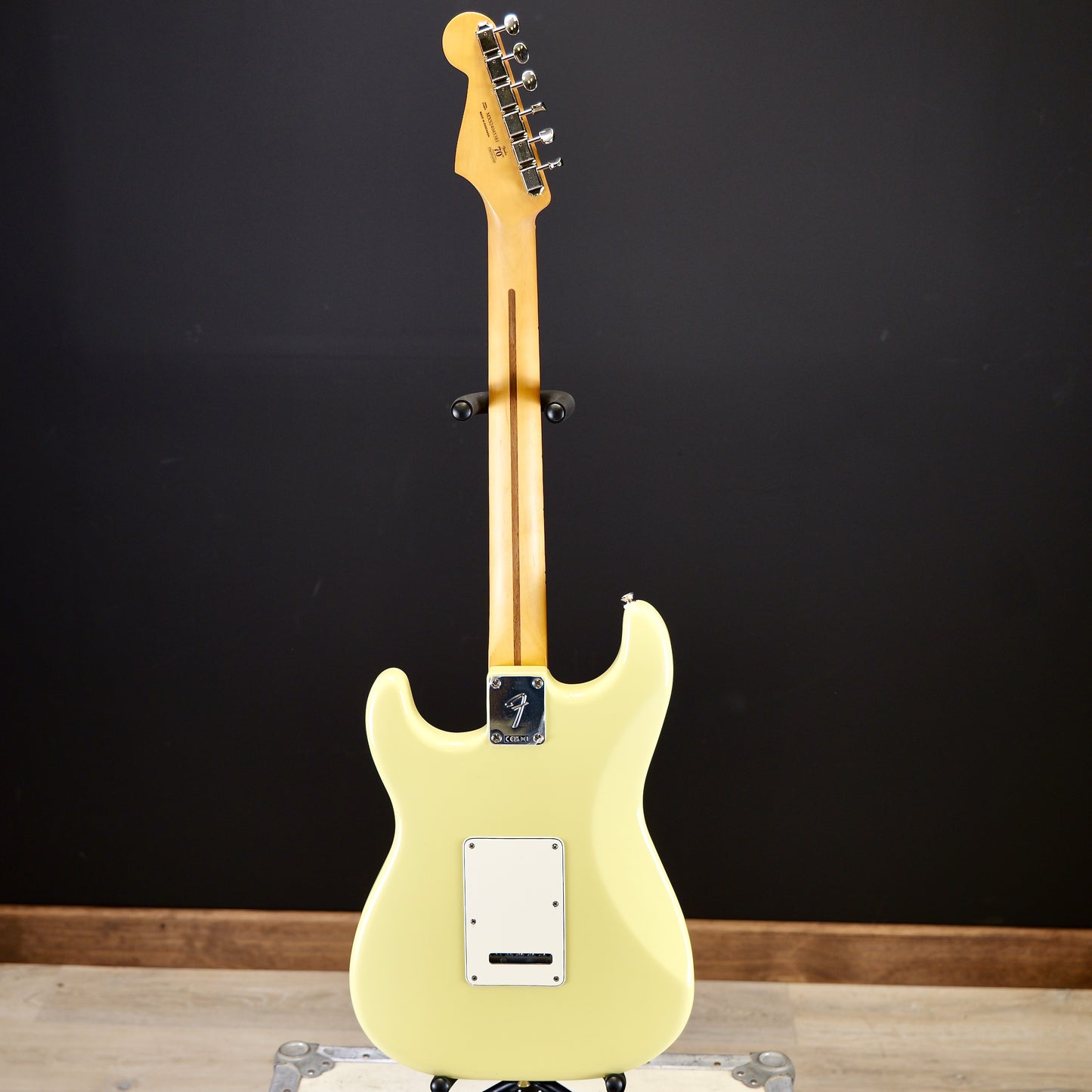 Fender Player II Stratocaster HSS Maple Fingerboard Hialeah Yellow