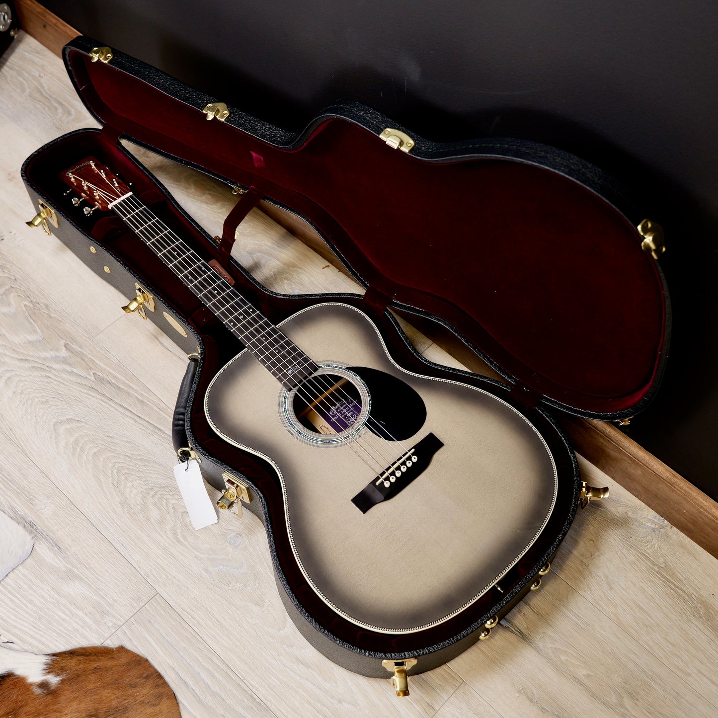 Martin OMJM John Mayer 20th Anniversary Platinum Gray Burst #983/1000
