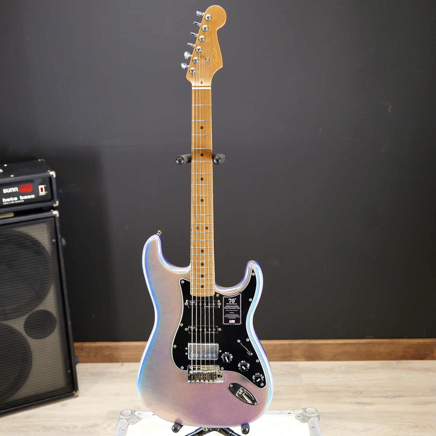 Fender 70th Anniversary Ultra Stratocaster HSS Maple Fingerboard Amethyst