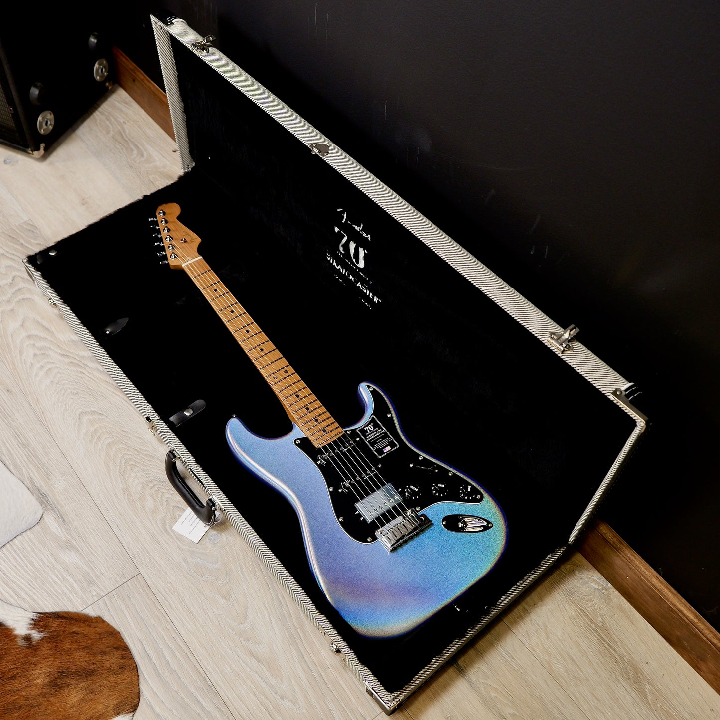 Fender 70th Anniversary Ultra Stratocaster HSS Maple Fingerboard Amethyst