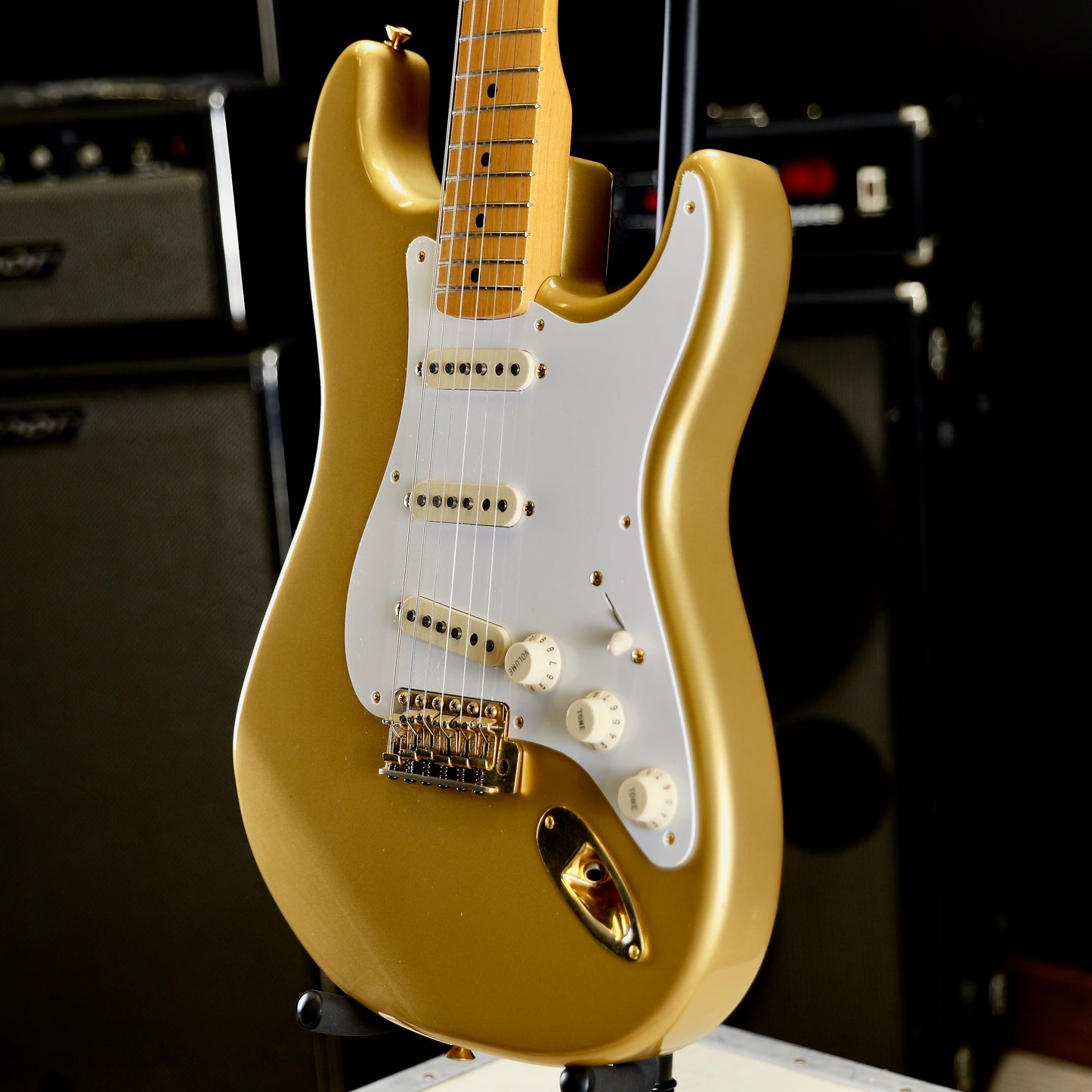 Fender 50th Anniversary Golden Stratocaster Maple Fingerboard Aztec Gold