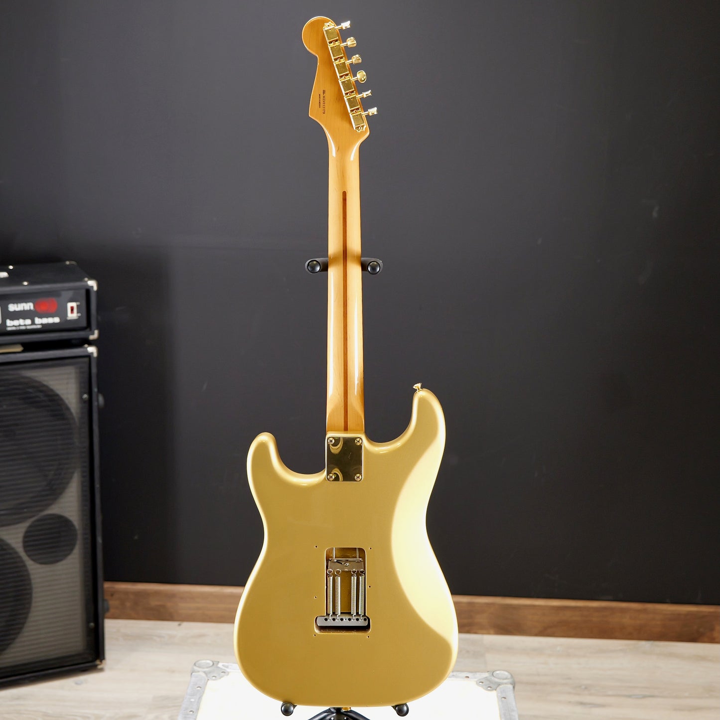 Fender 50th Anniversary Golden Stratocaster Maple Fingerboard Aztec Gold