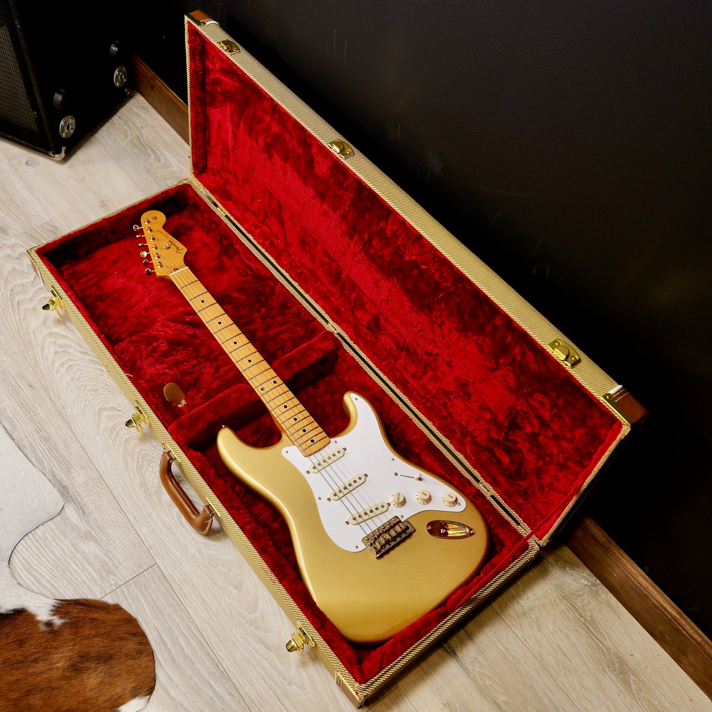 Fender 50th Anniversary Golden Stratocaster Maple Fingerboard Aztec Gold