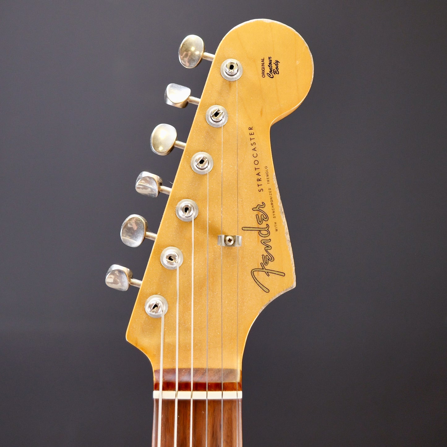 Fender Vintera Road Worn '60s Stratocaster Pau Ferro Fingerboard Firemist Gold
