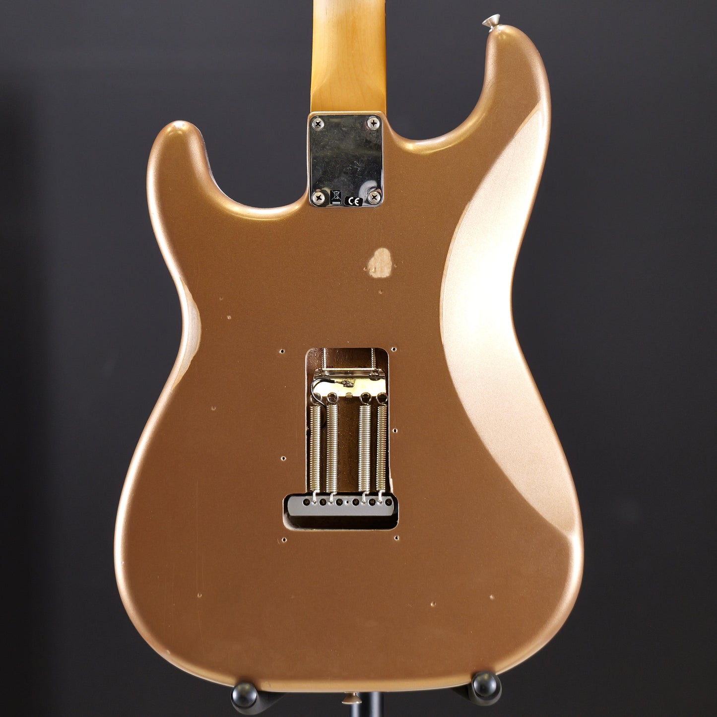 Fender Vintera Road Worn '60s Stratocaster Pau Ferro Fingerboard Firemist Gold